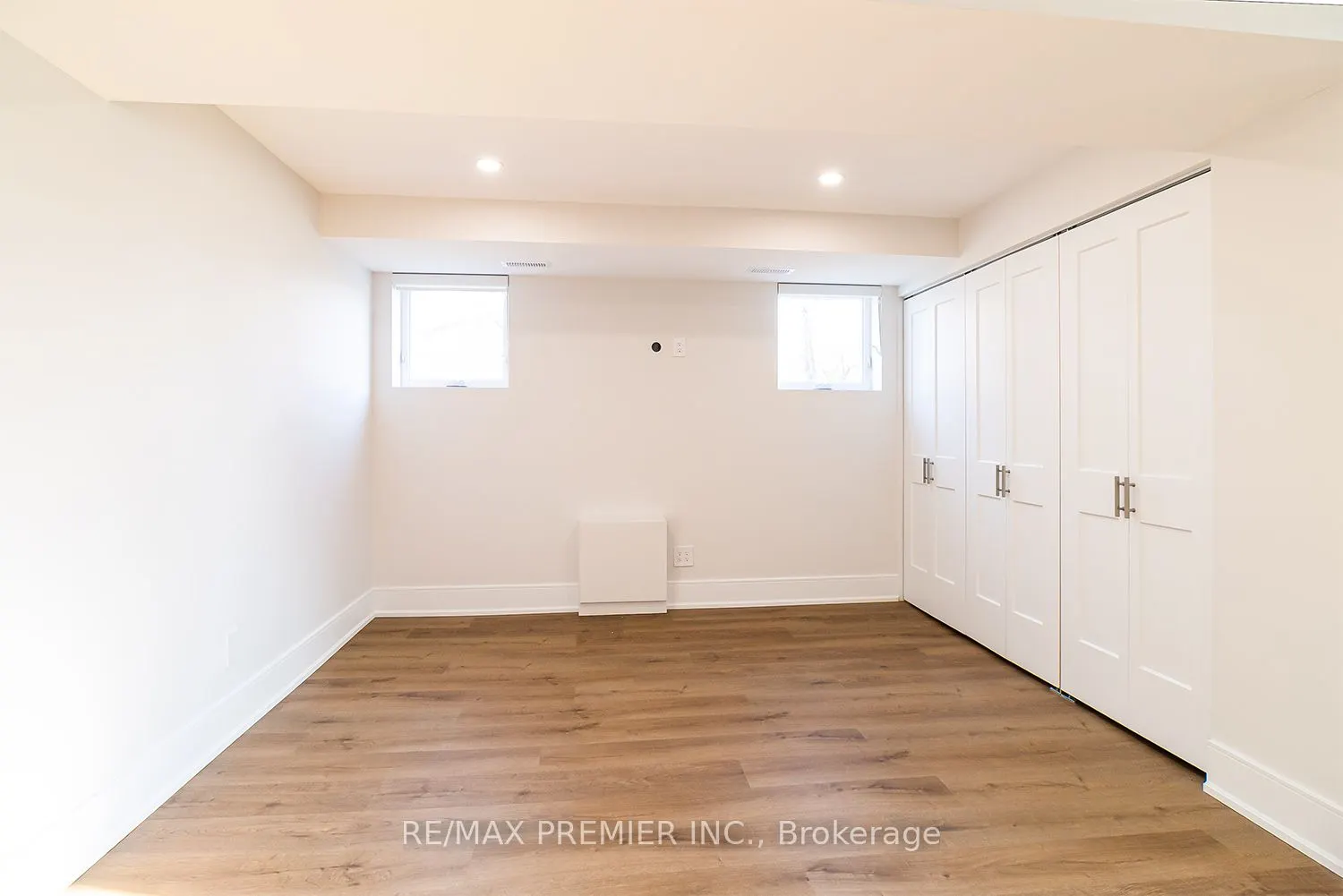 2461 Padstow Crescent