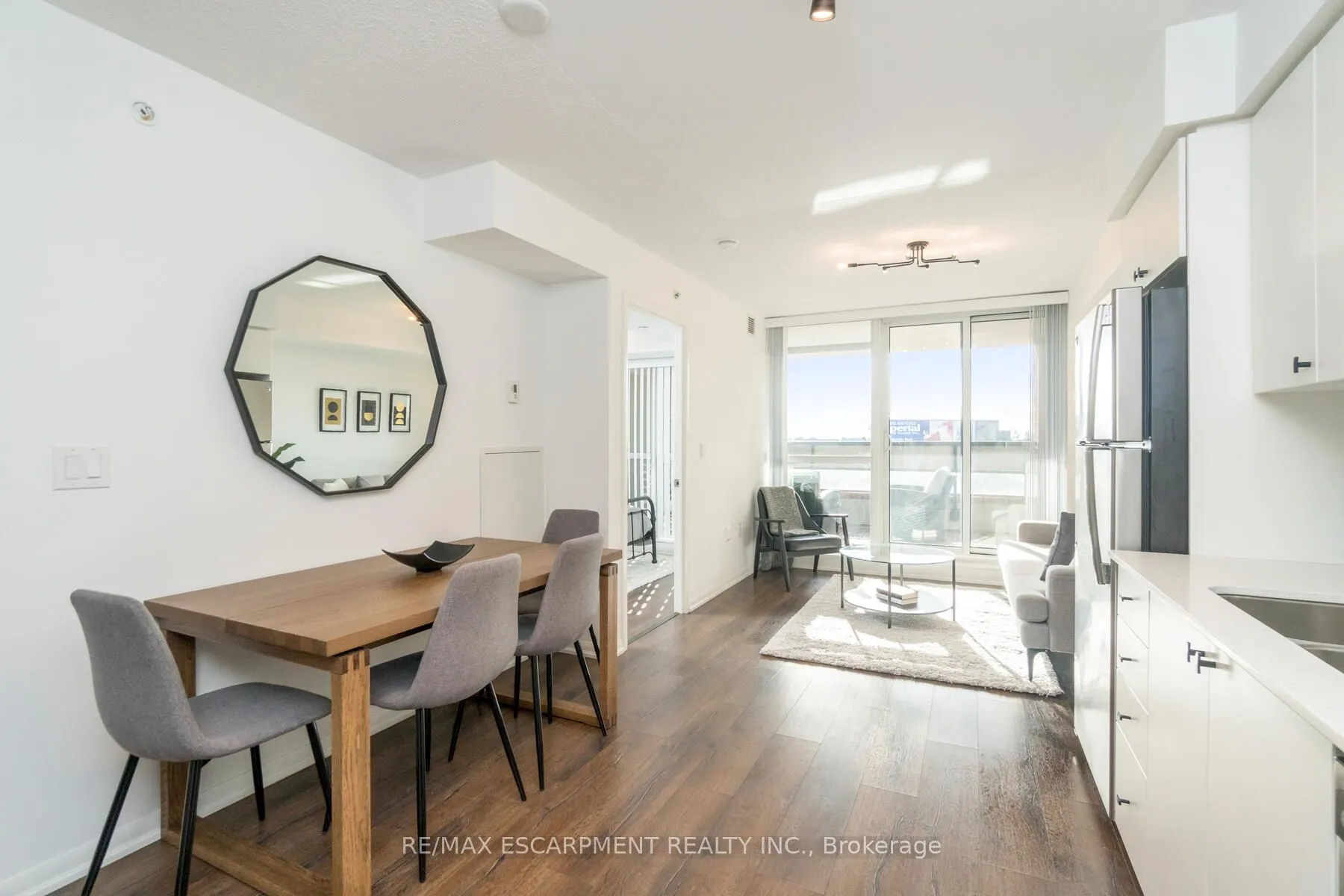 830 Lawrence Avenue, #441