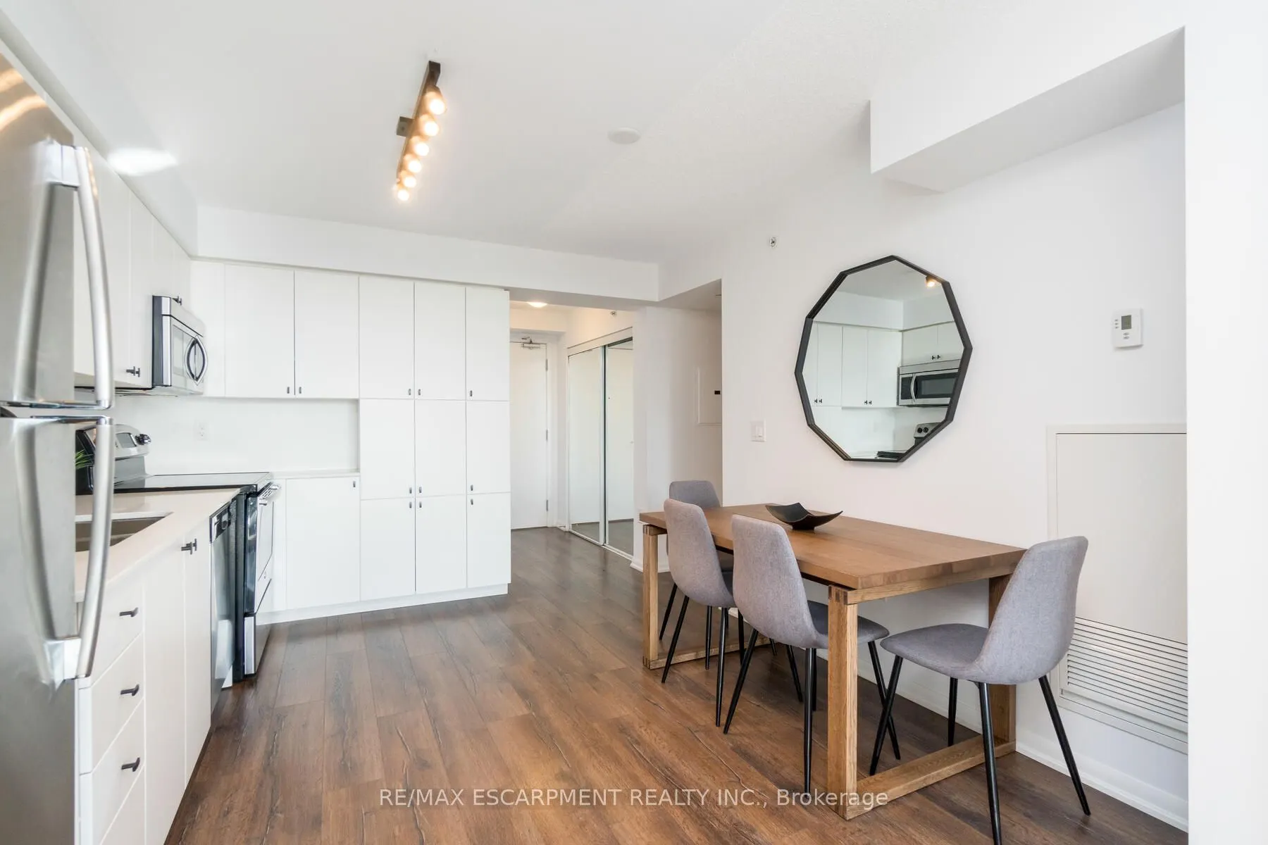 830 Lawrence Avenue, #441
