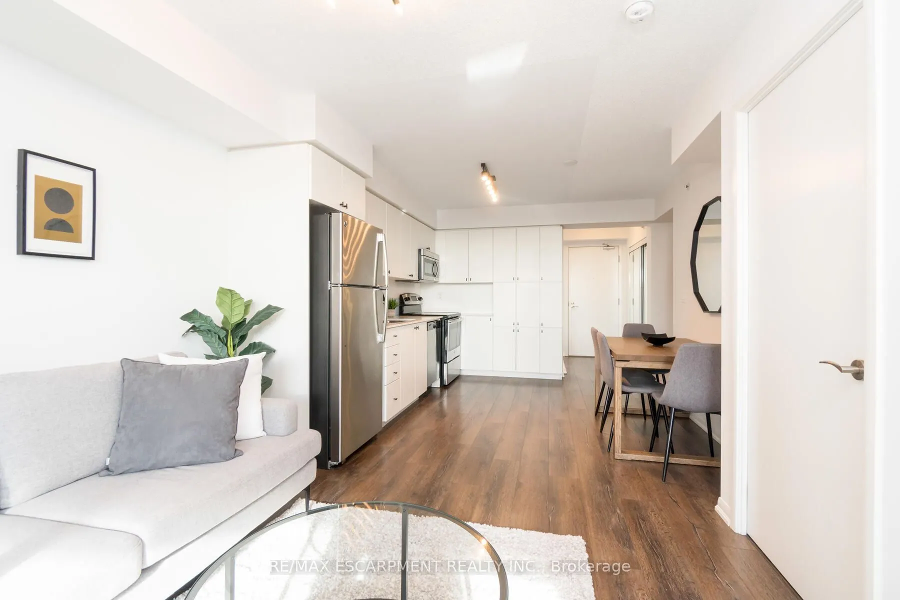 830 Lawrence Avenue, #441