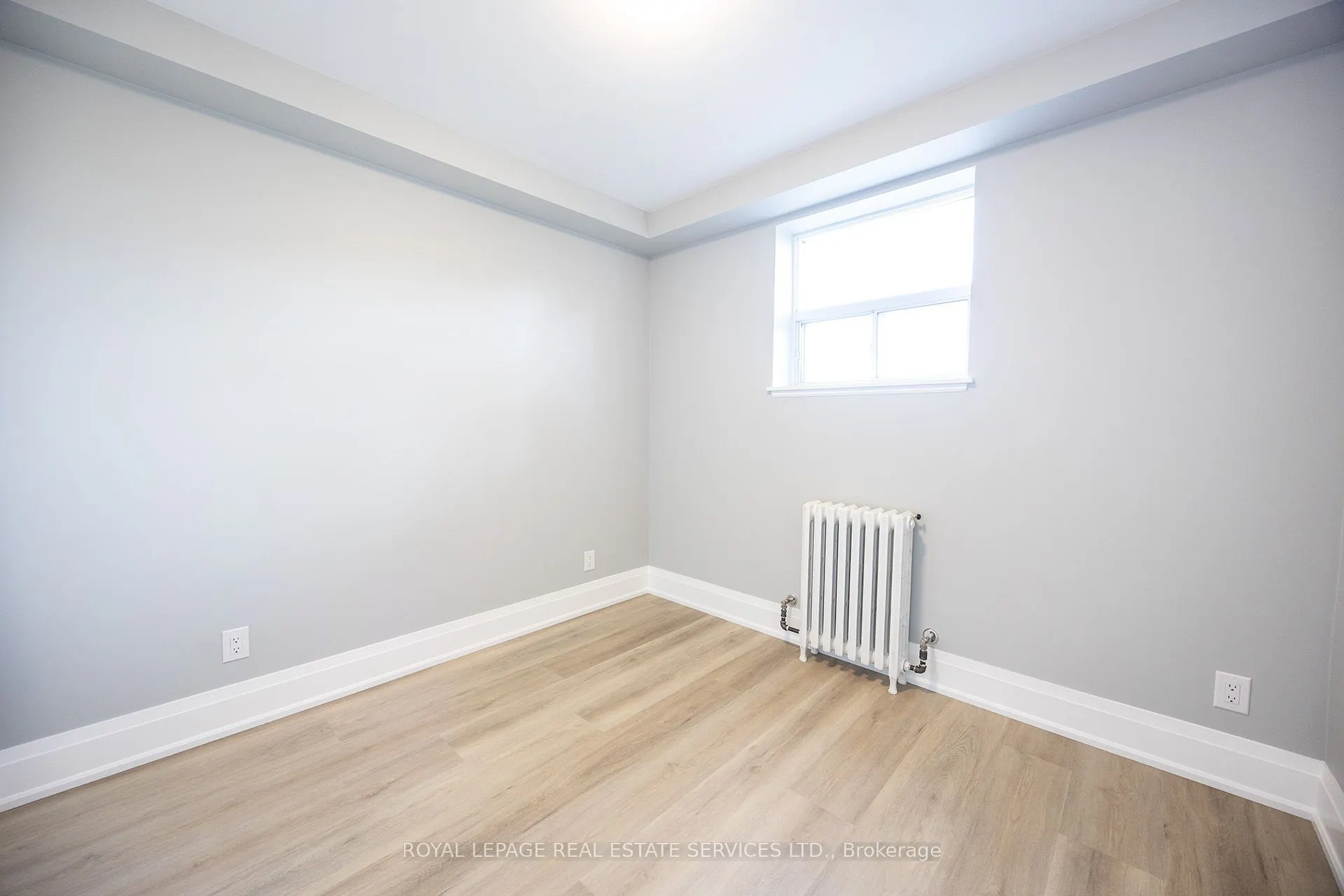 320 Lakeshore Road, #2