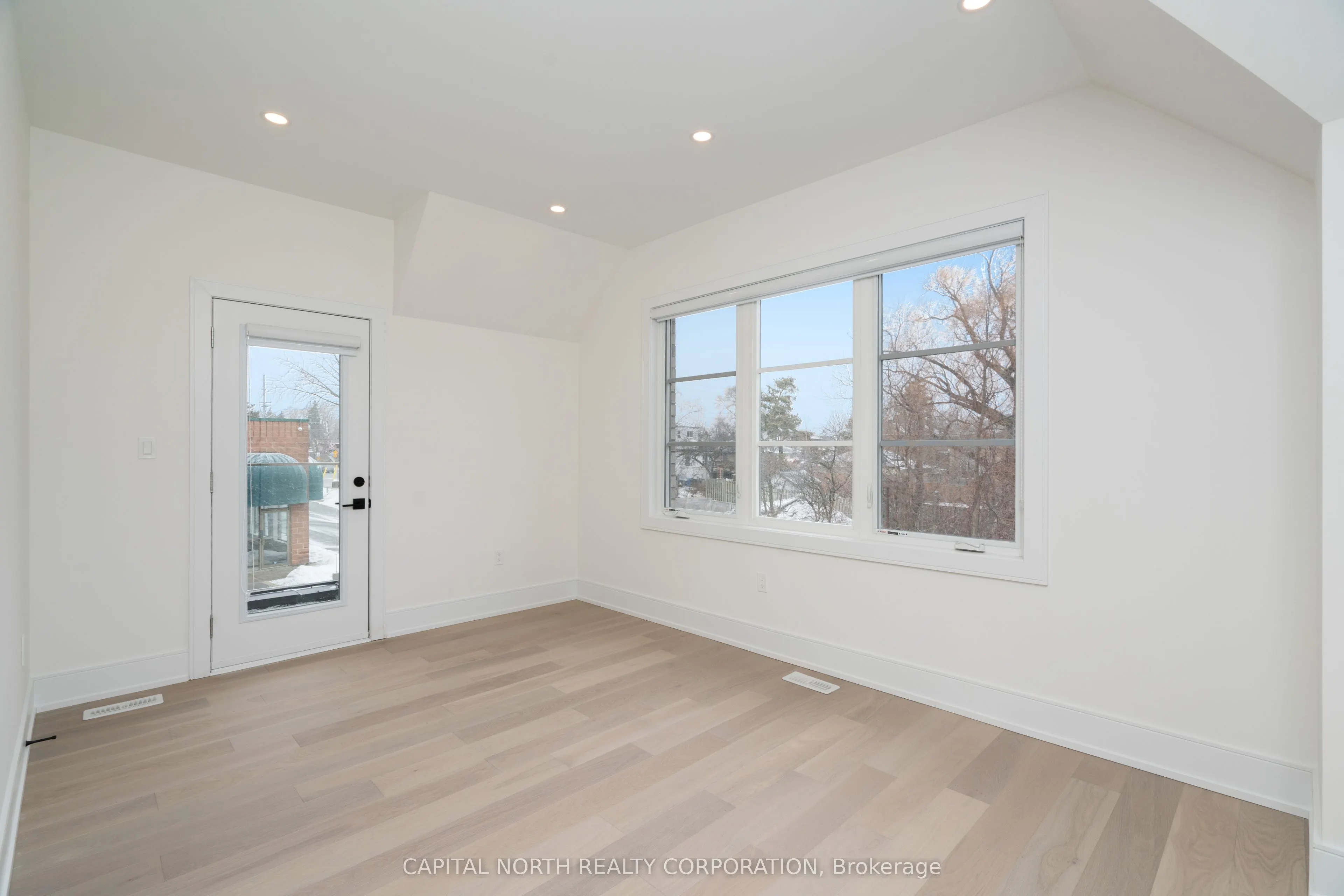 1080 Roosevelt Road