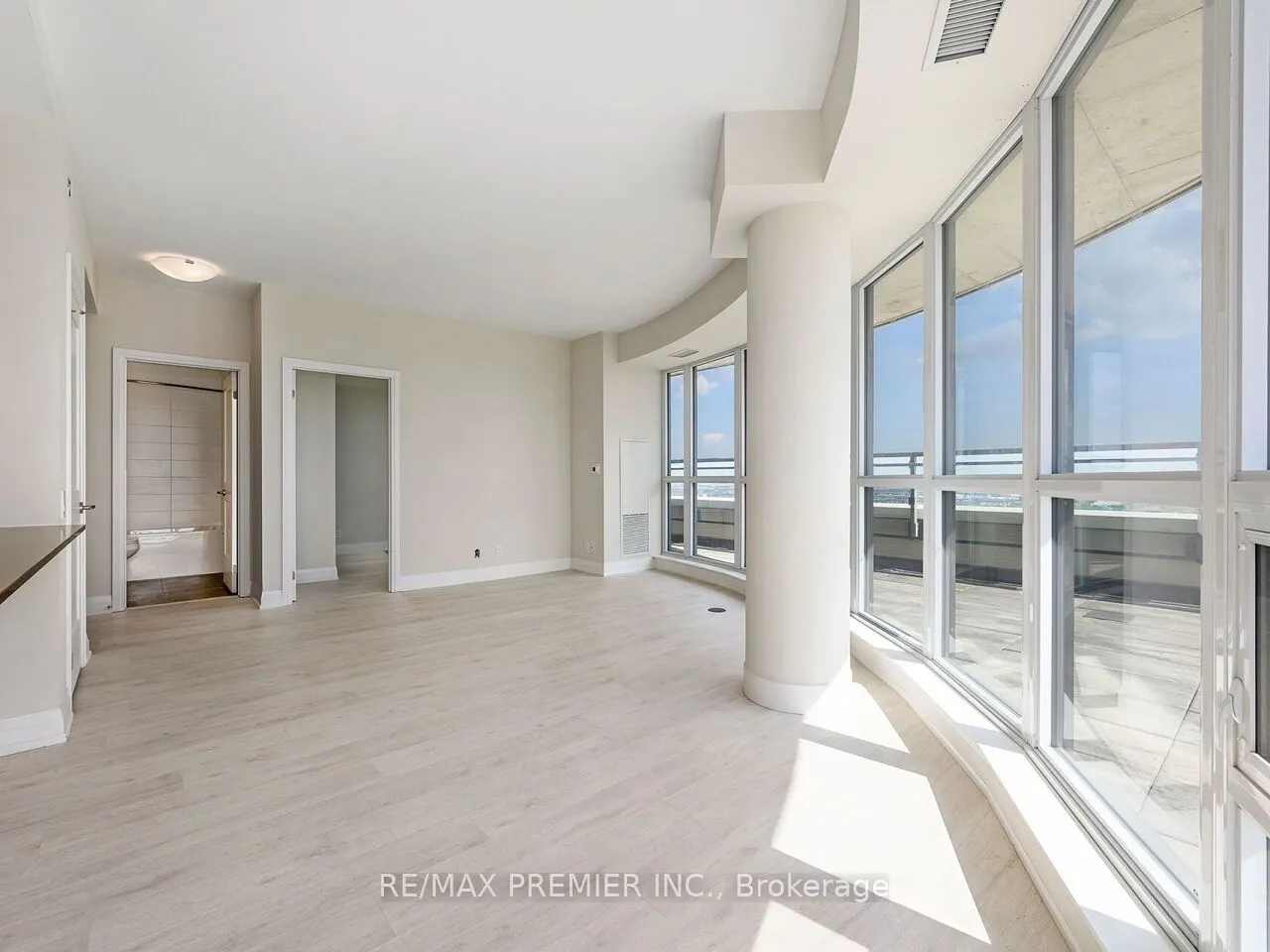 15 Lynch Street, #1805