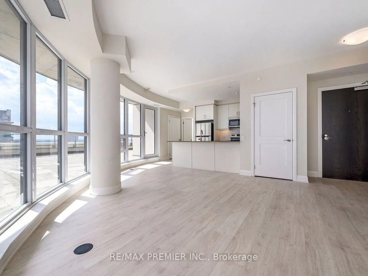 15 Lynch Street, #1805