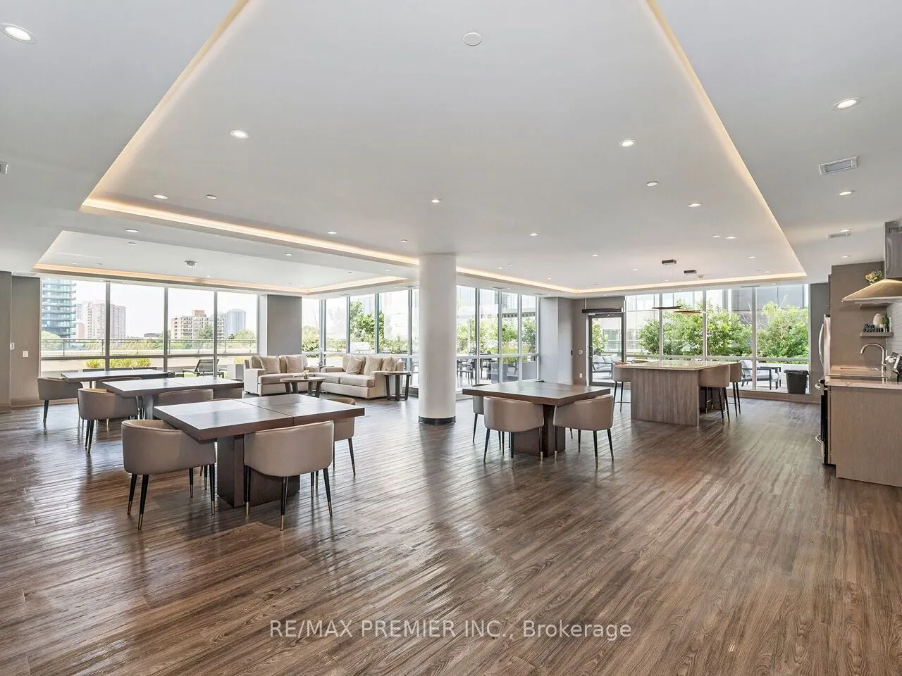15 Lynch Street, #1805
