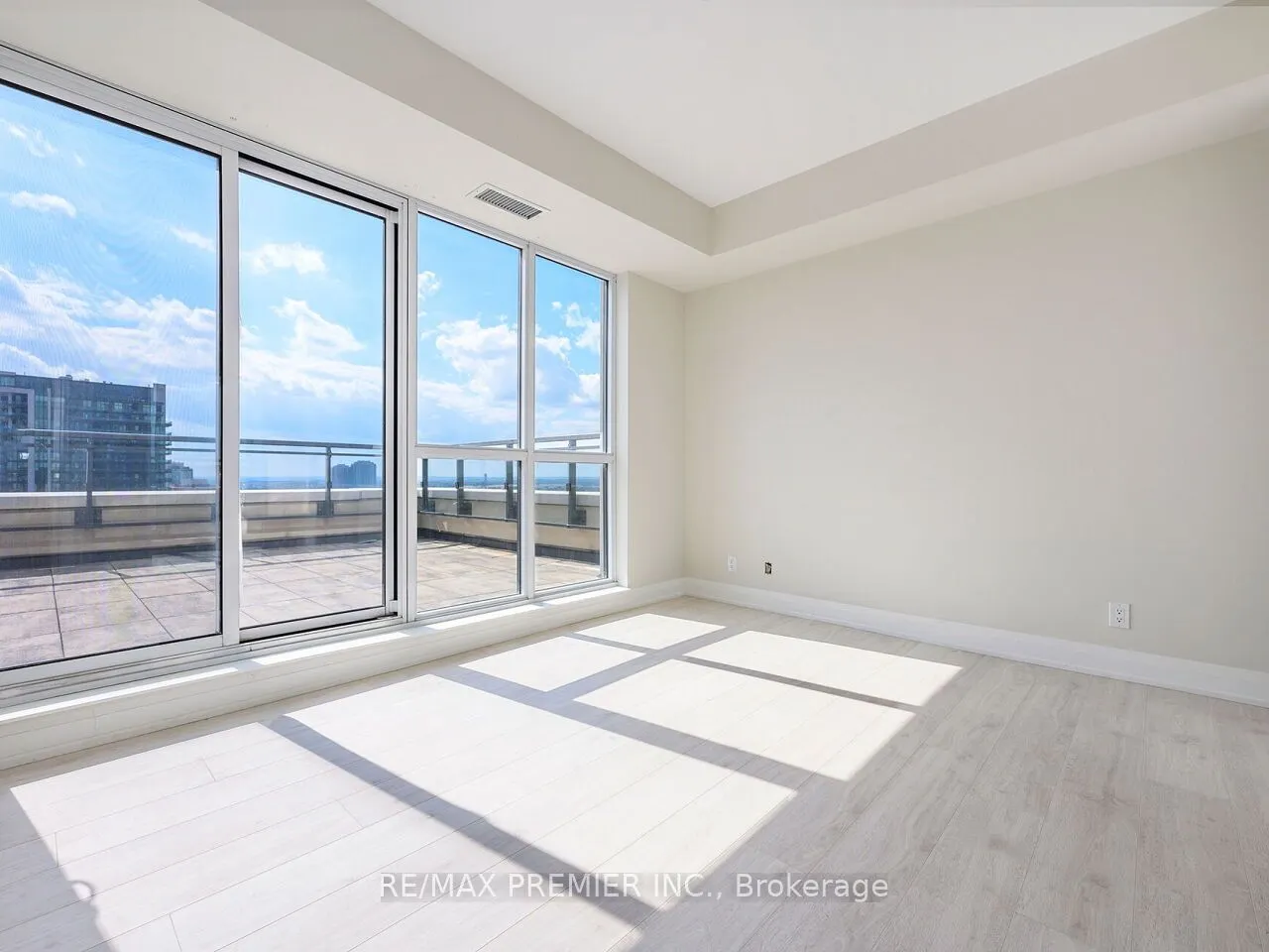 15 Lynch Street, #1805