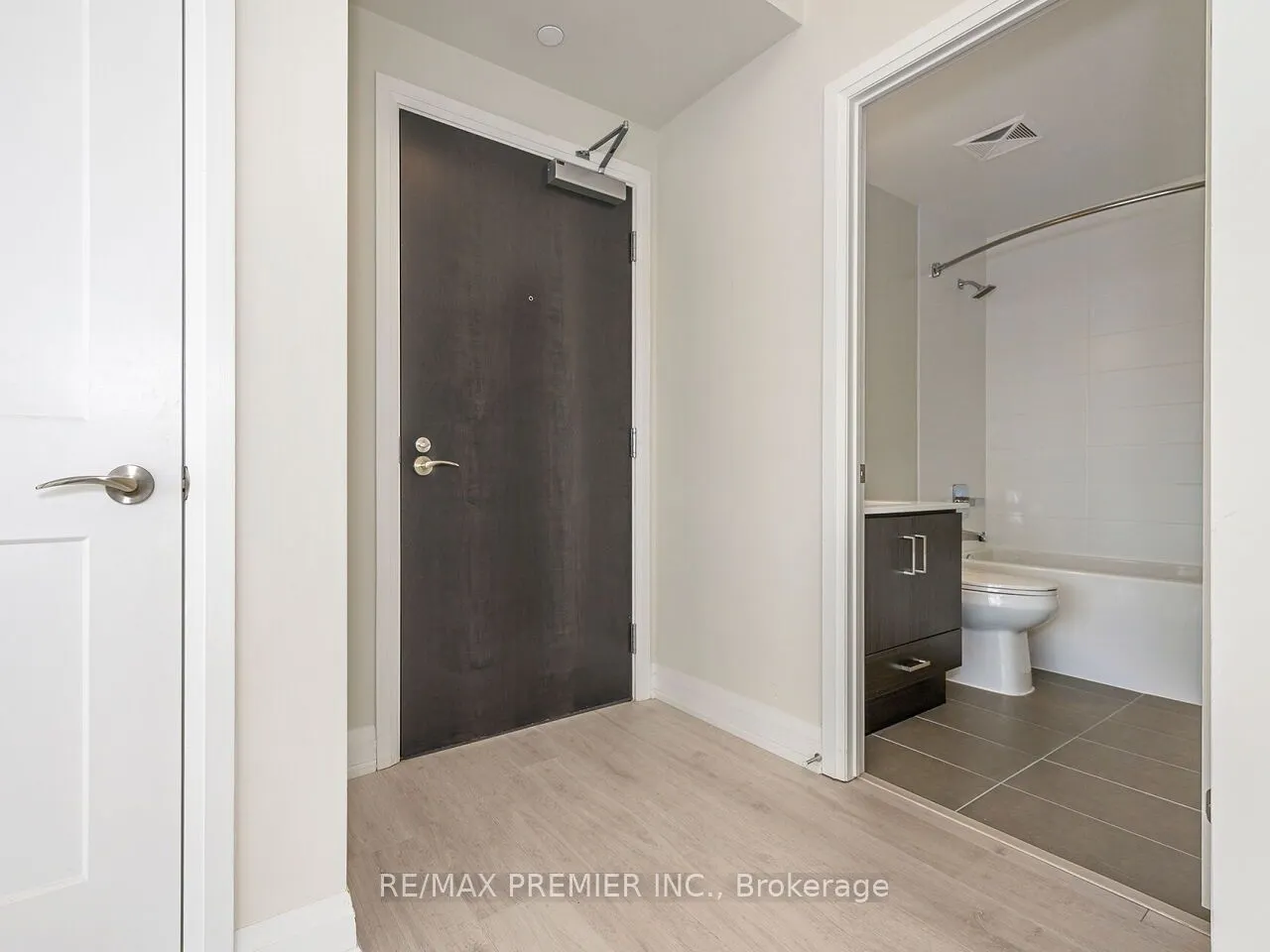 15 Lynch Street, #1805