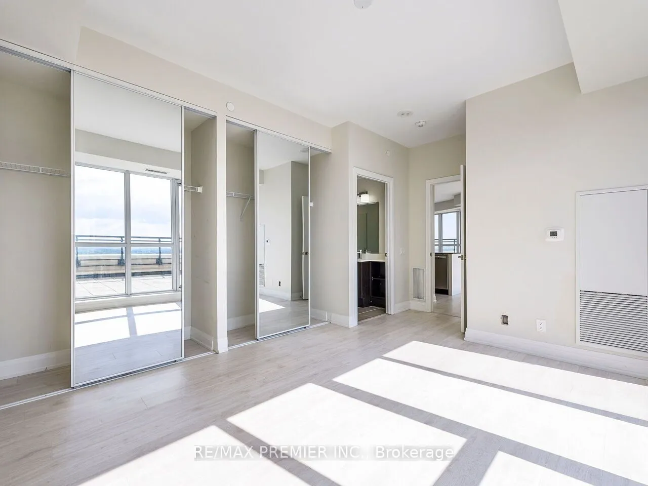 15 Lynch Street, #1805