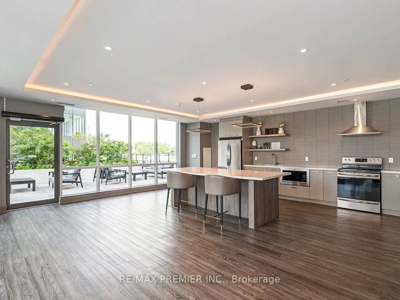 15 Lynch Street, #1805
