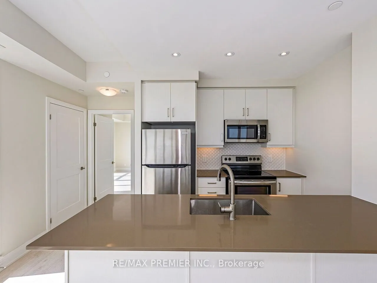 15 Lynch Street, #1805