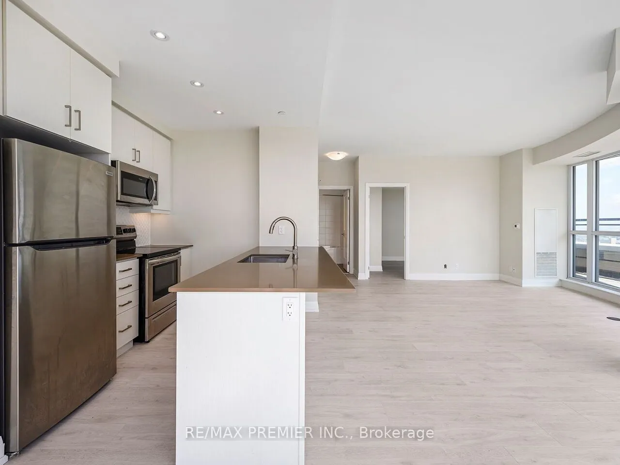 15 Lynch Street, #1805