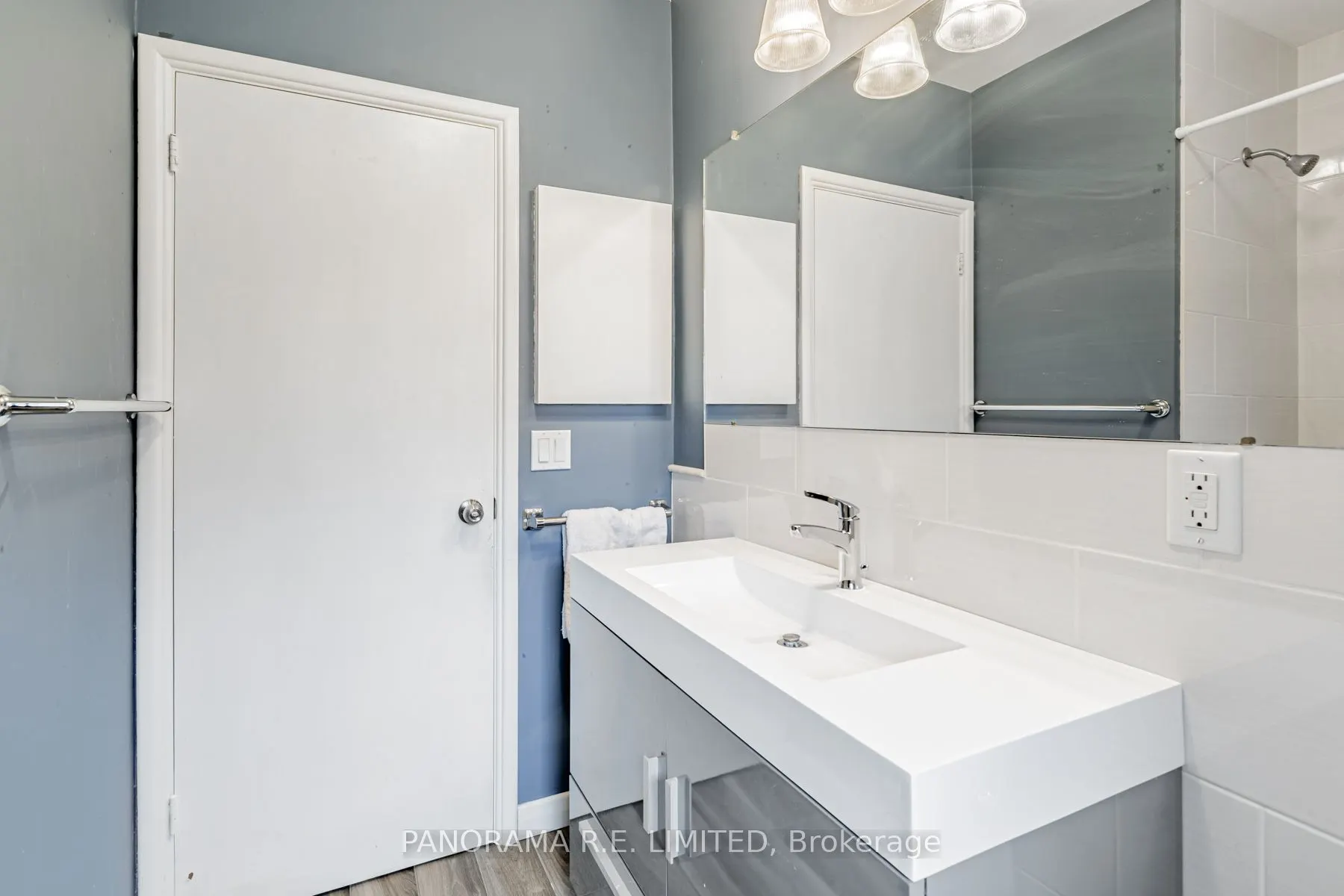 51 Laurelwood Crescent
