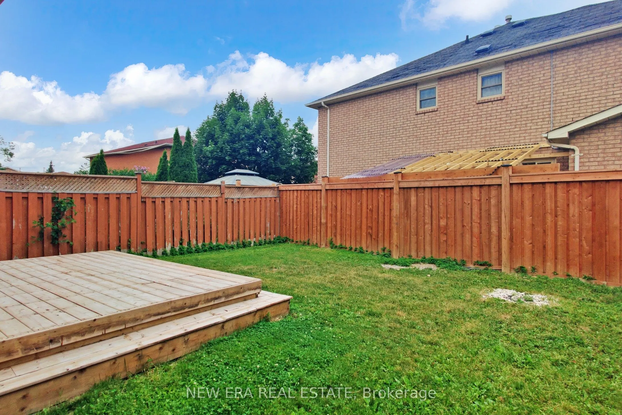 96 Toba Crescent