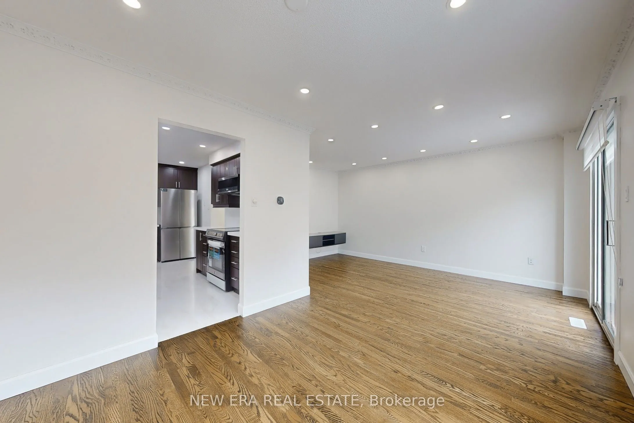 96 Toba Crescent
