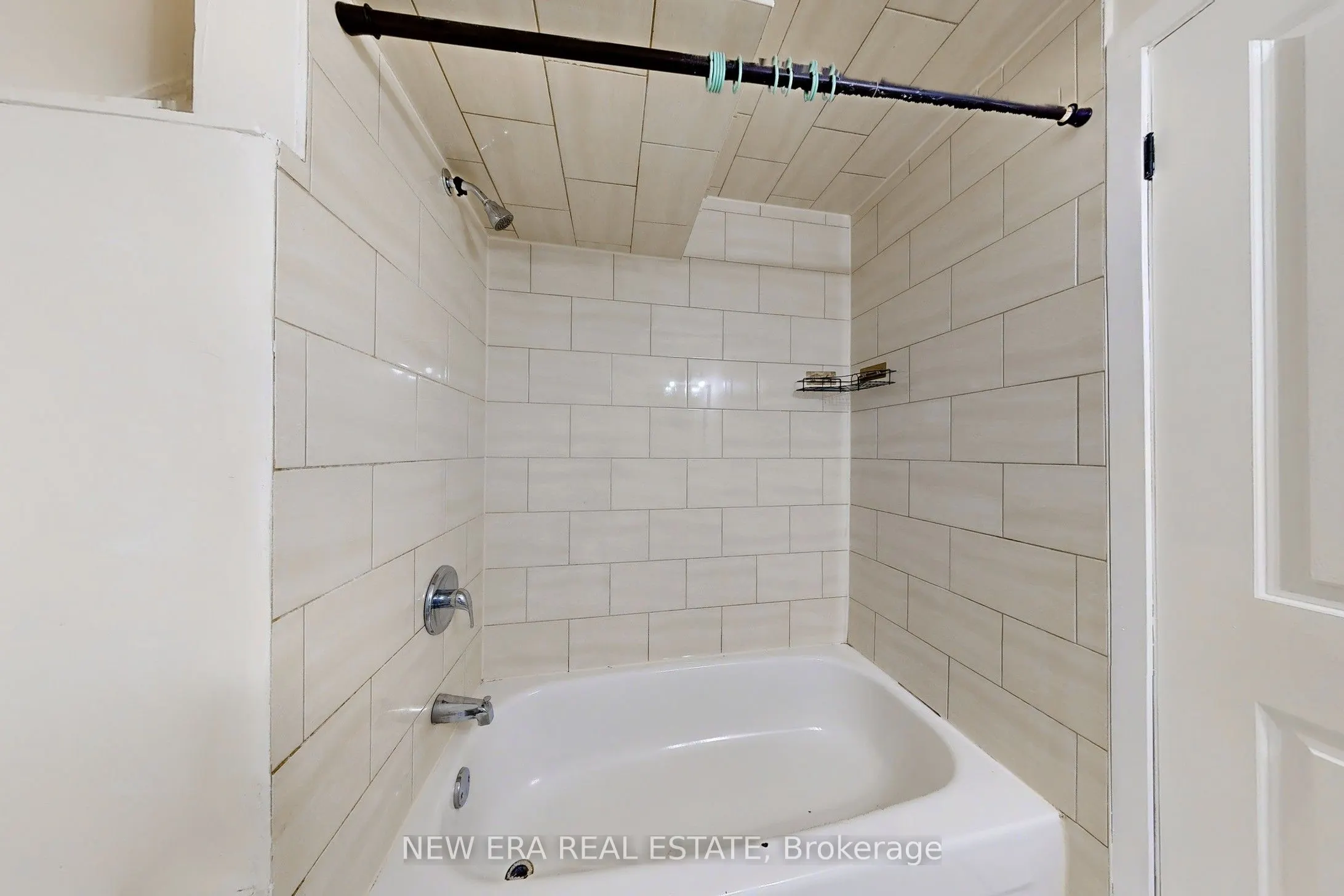 96 Toba Crescent