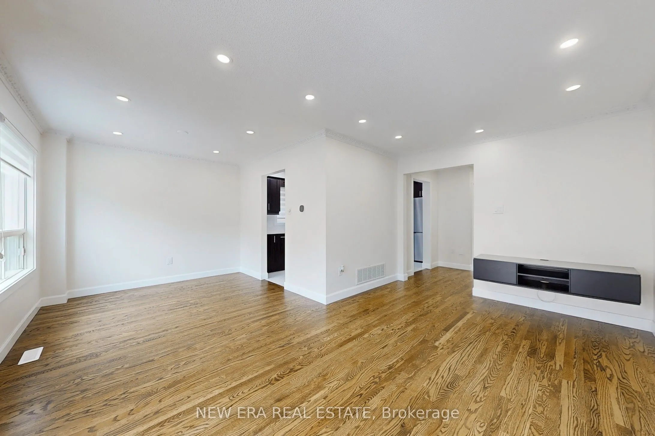 96 Toba Crescent