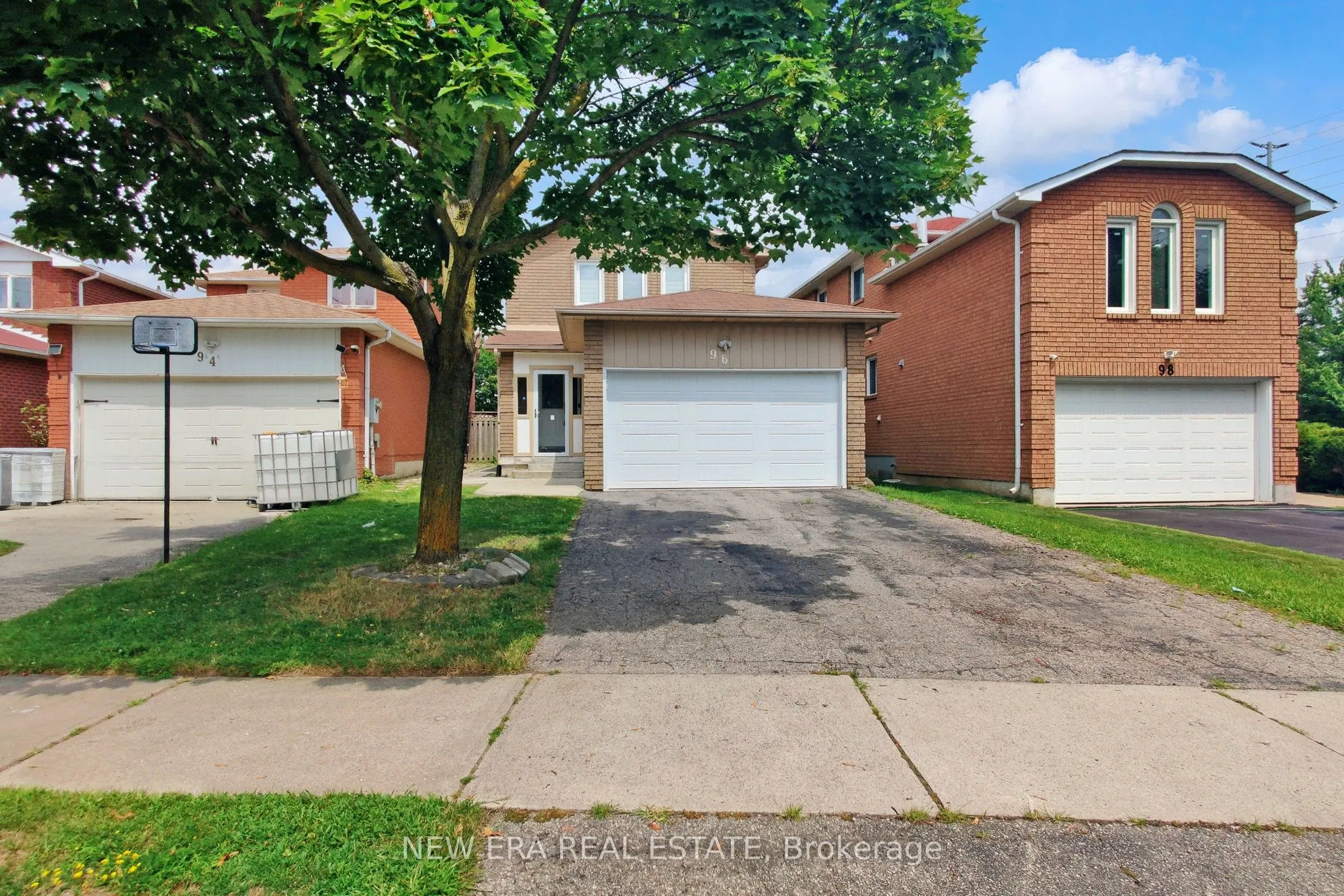 96 Toba Crescent