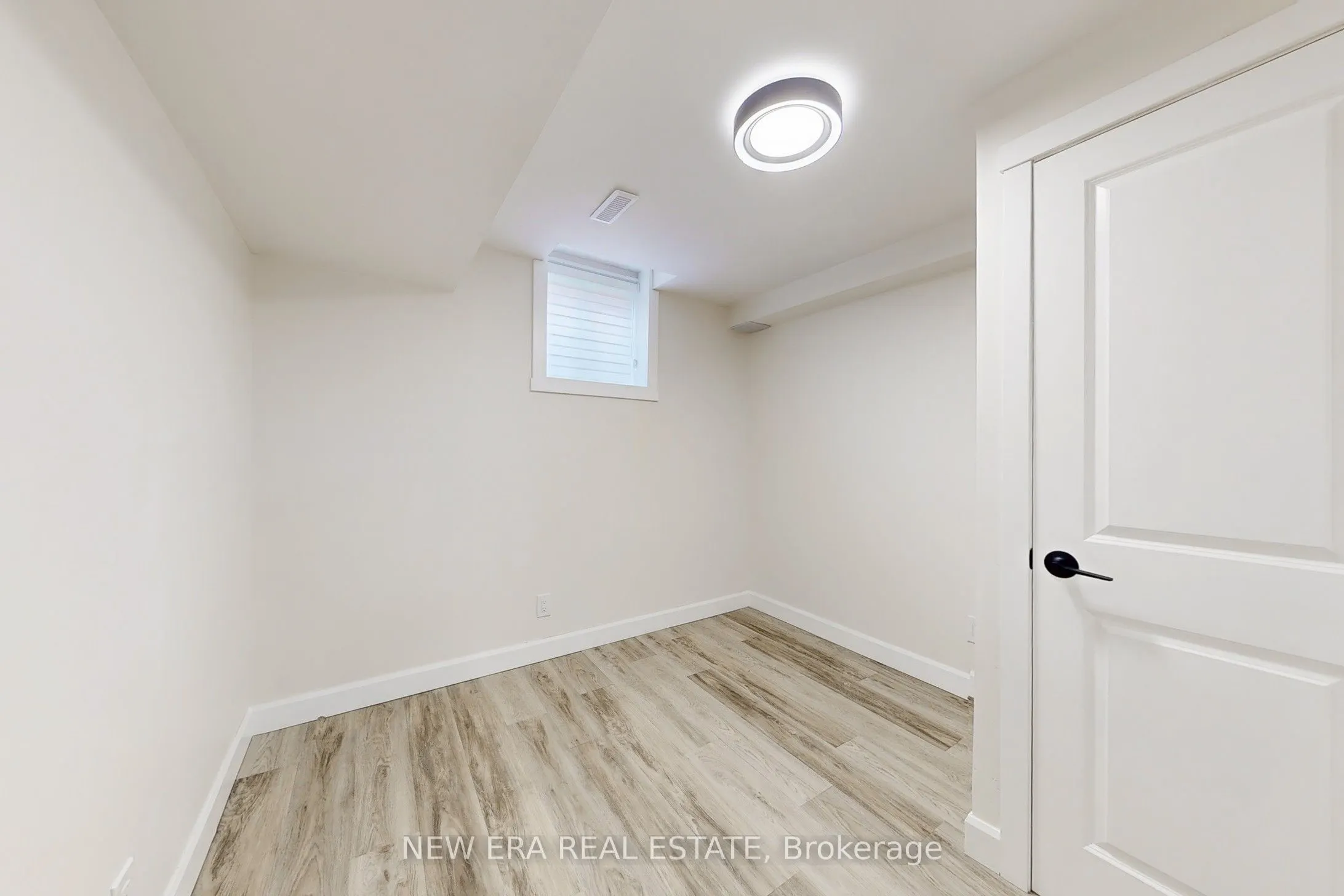 96 Toba Crescent