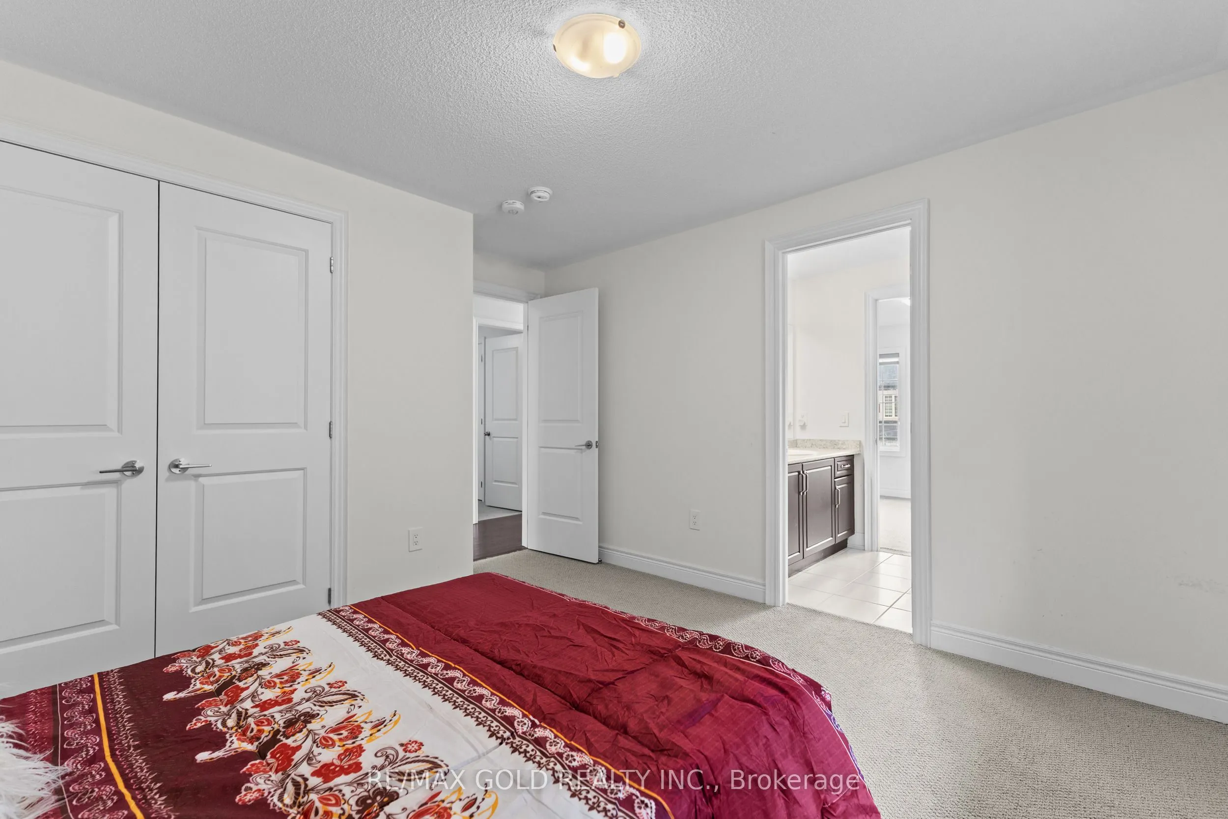 33 Tiger Crescent