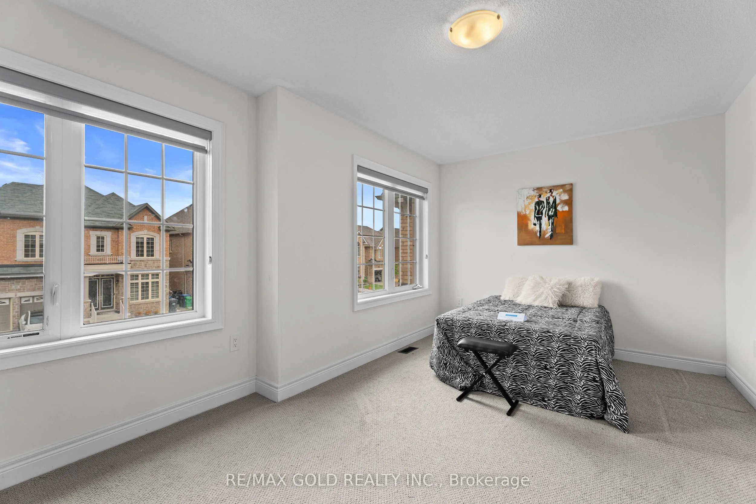 33 Tiger Crescent