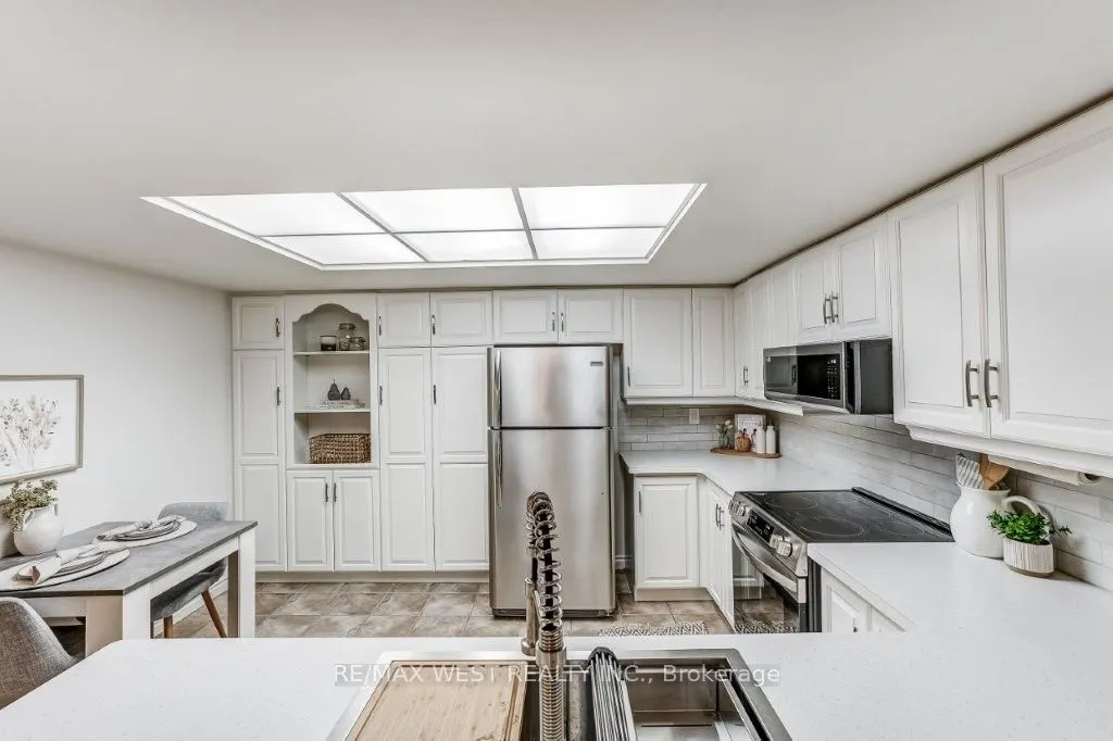 1237 North Shore Boulevard E, #707