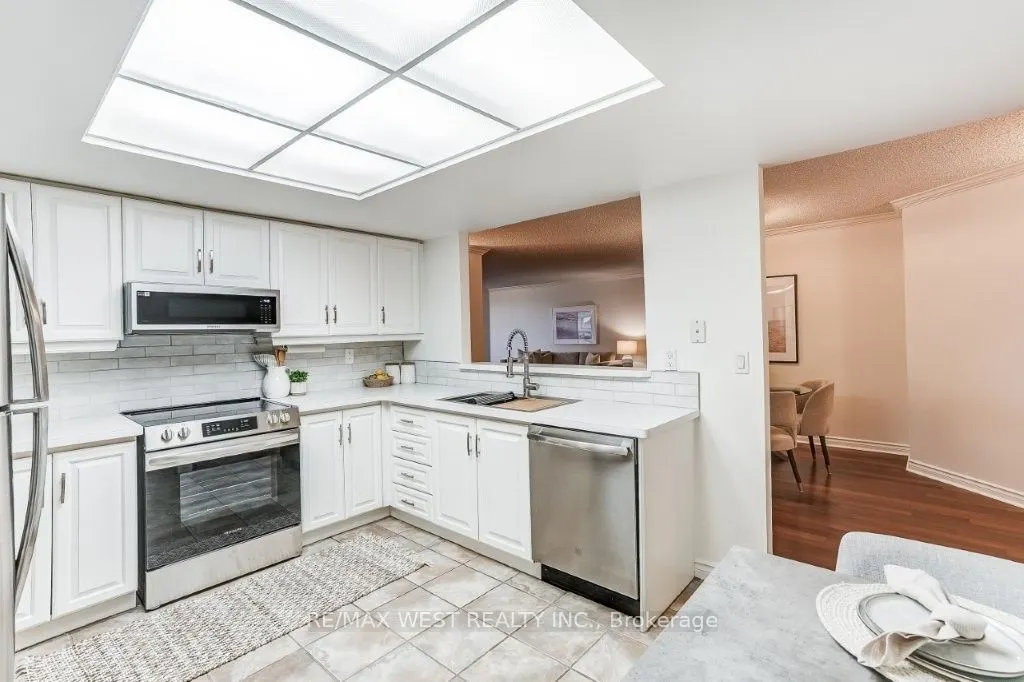 1237 North Shore Boulevard E, #707