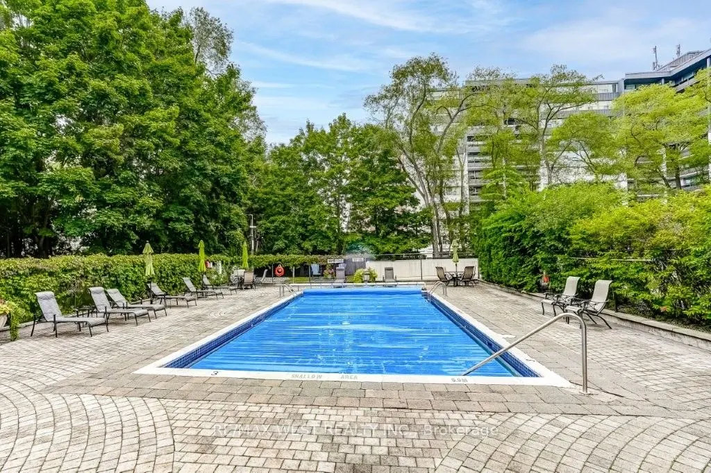 1237 North Shore Boulevard E, #707
