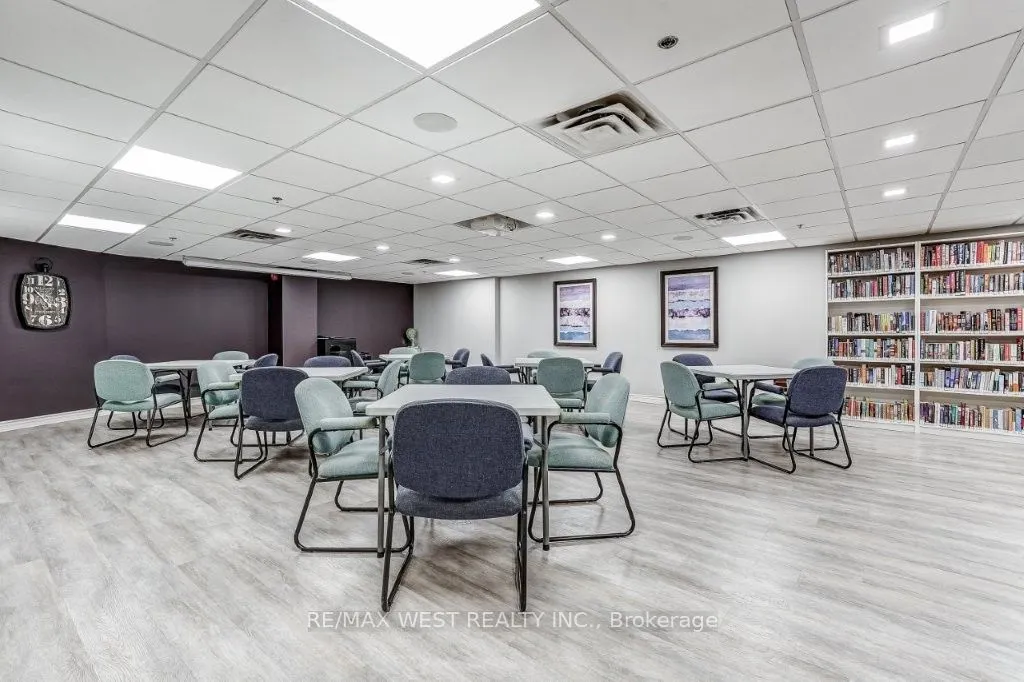 1237 North Shore Boulevard E, #707