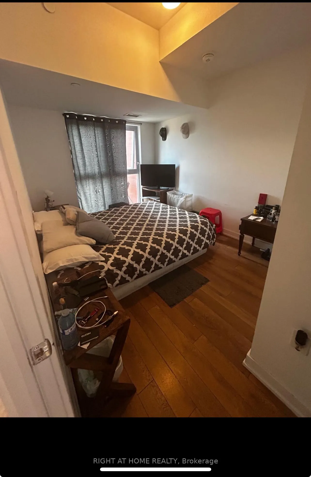 2433 Dufferin Street, #06