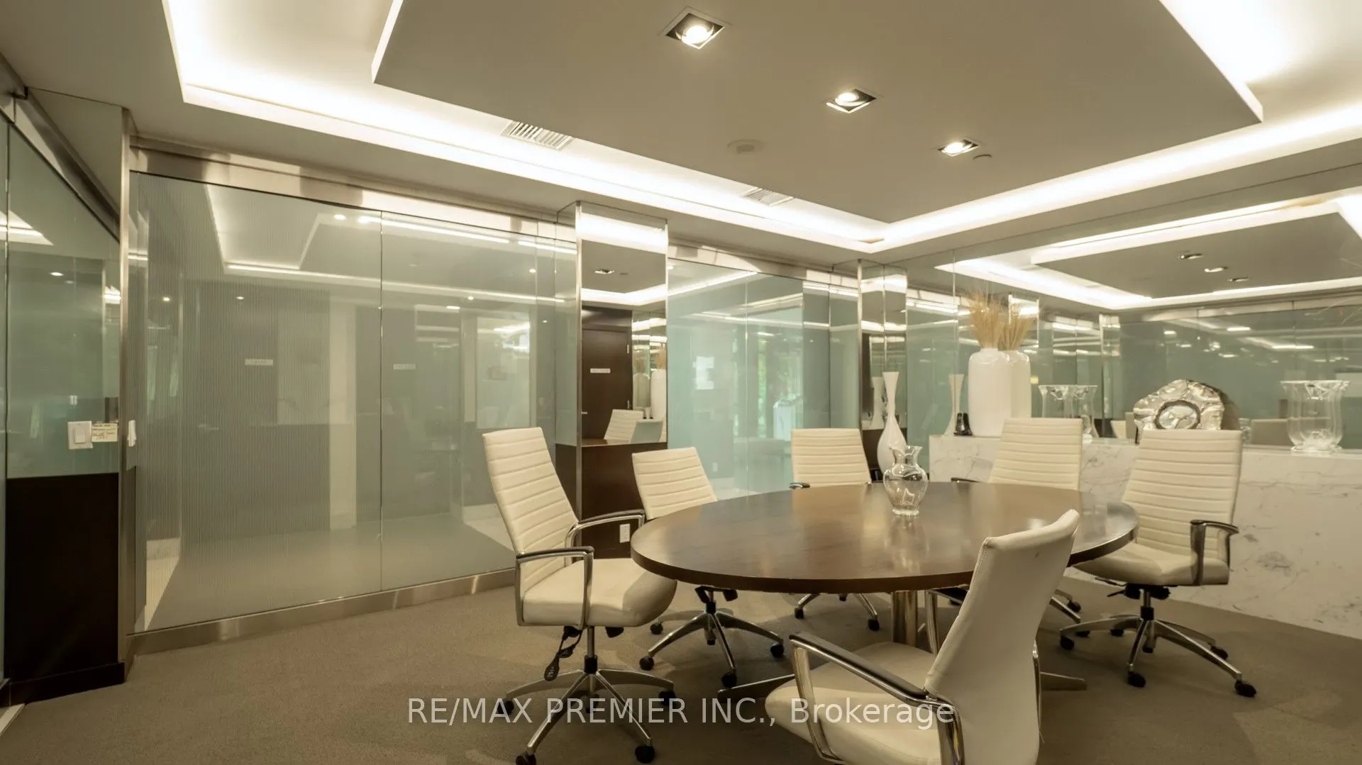 235 Sherway Gardens Road, #809