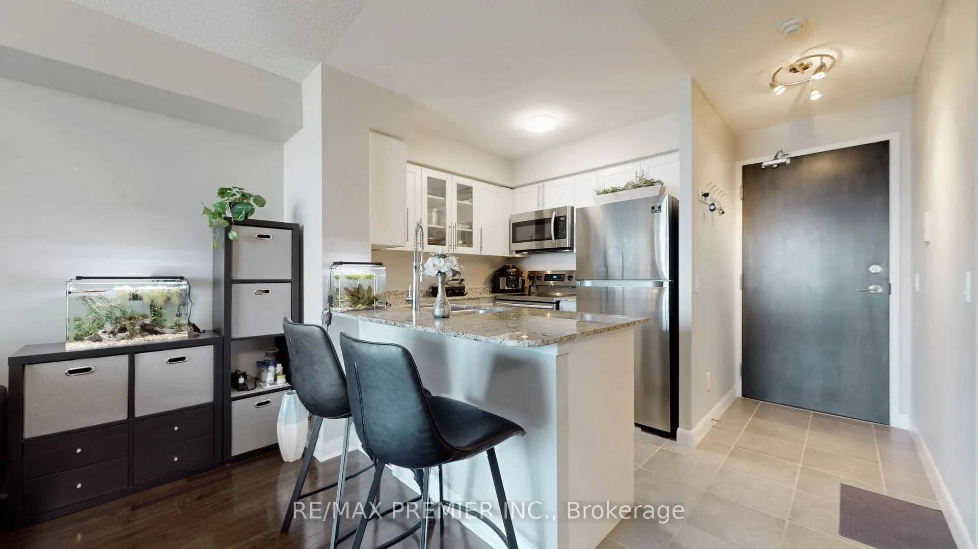 235 Sherway Gardens Road, #809