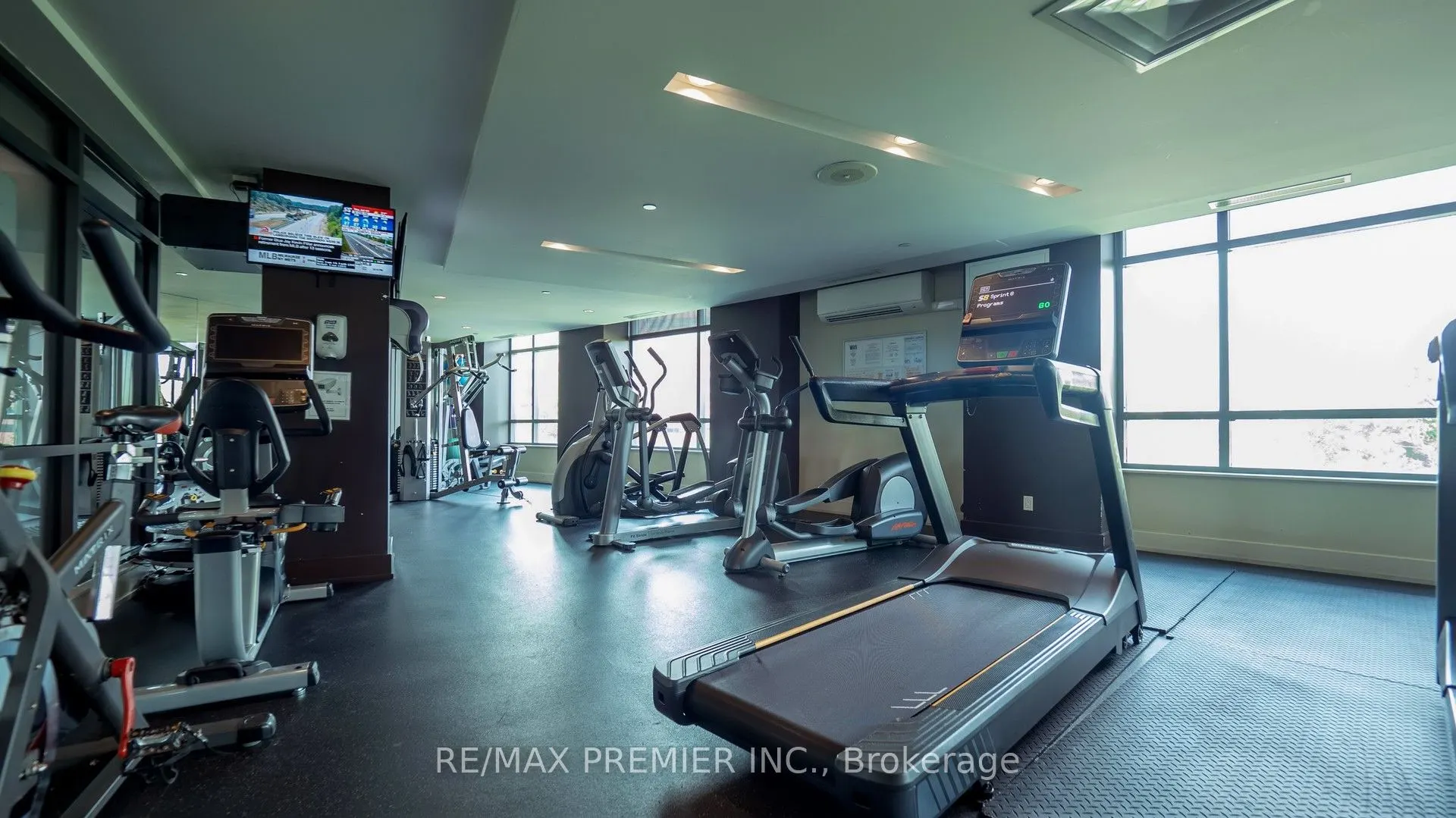 235 Sherway Gardens Road, #809