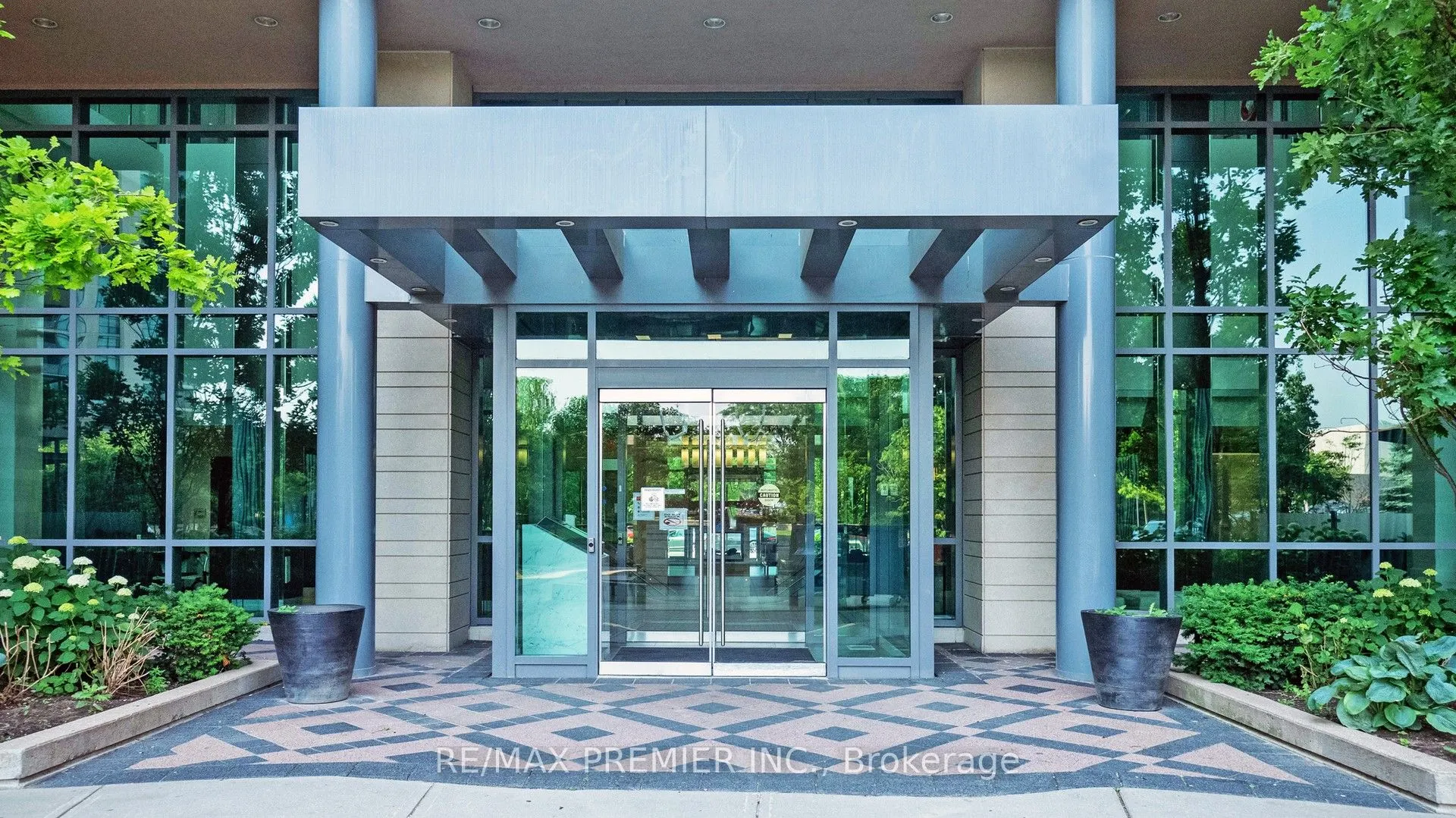 235 Sherway Gardens Road, #809