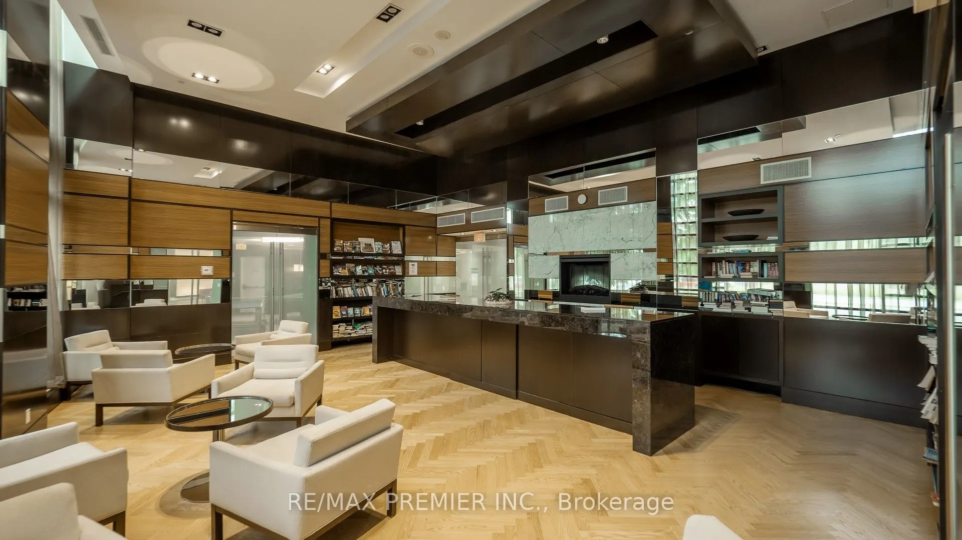 235 Sherway Gardens Road, #809