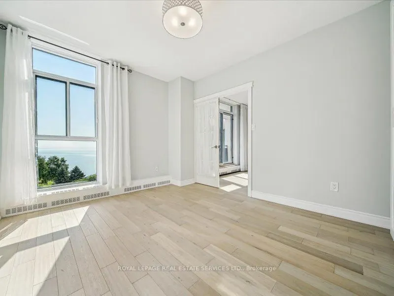 5250 Lakeshore Road, #708