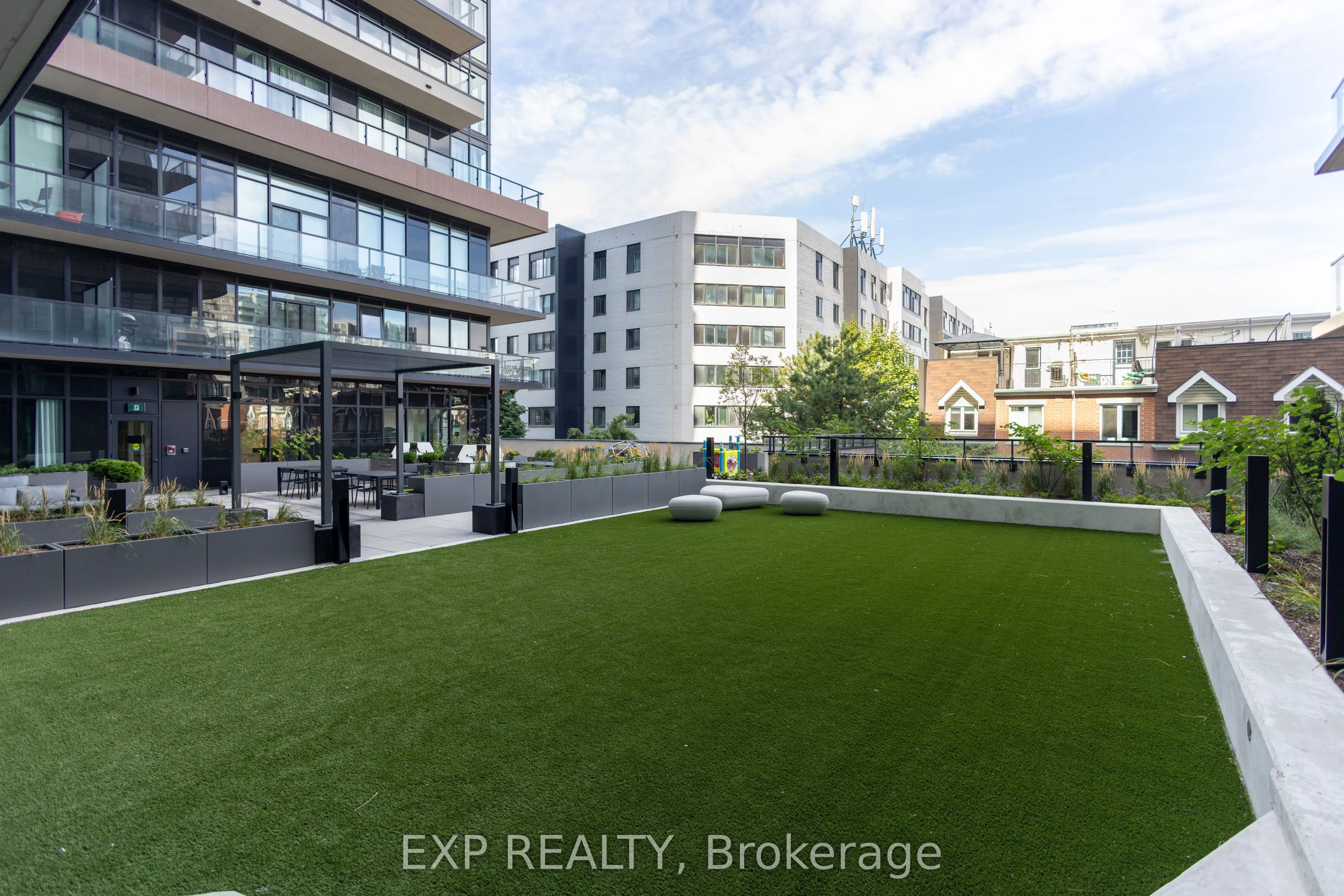 285 Dufferin Street, #427