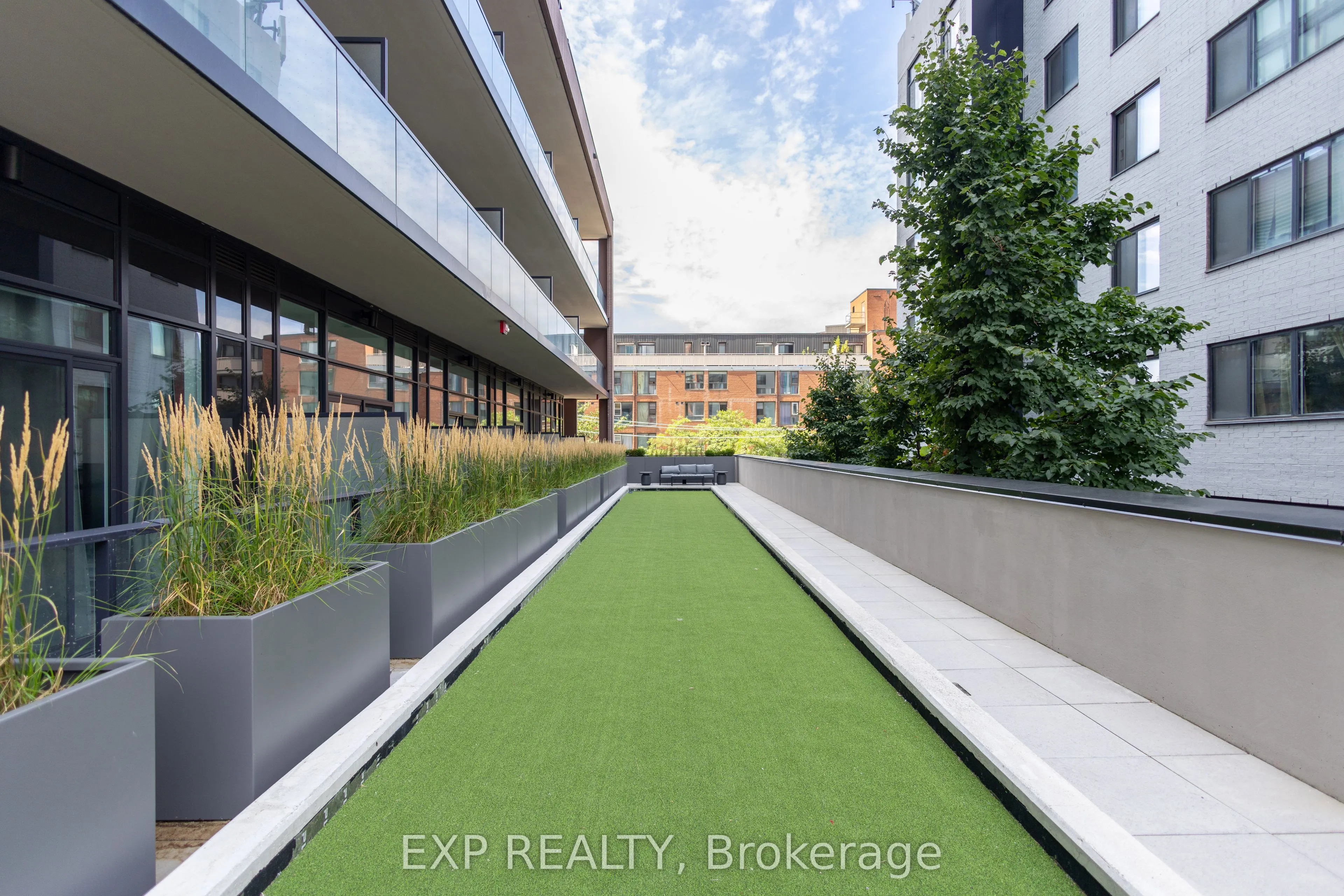 285 Dufferin Street, #427