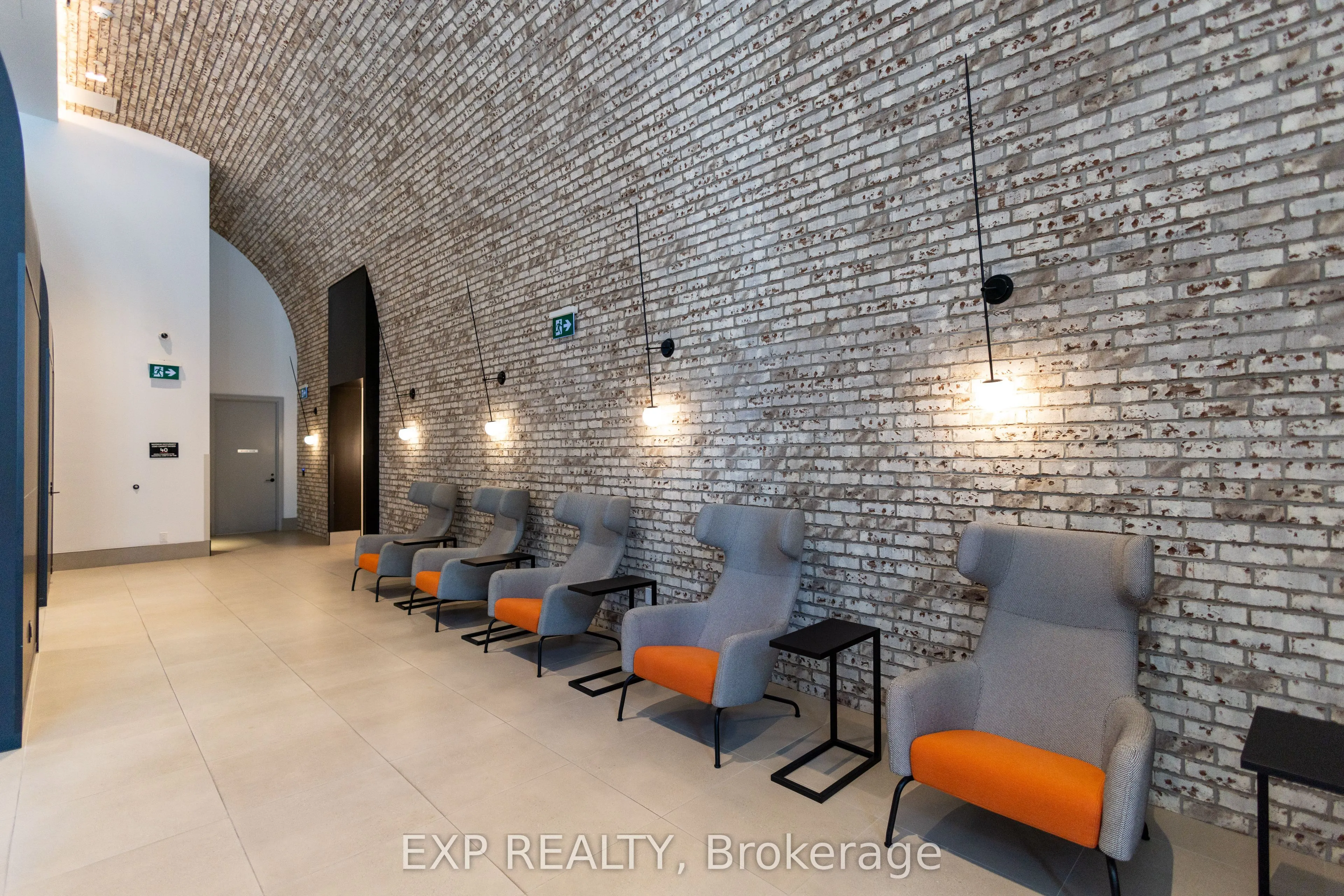 285 Dufferin Street, #427