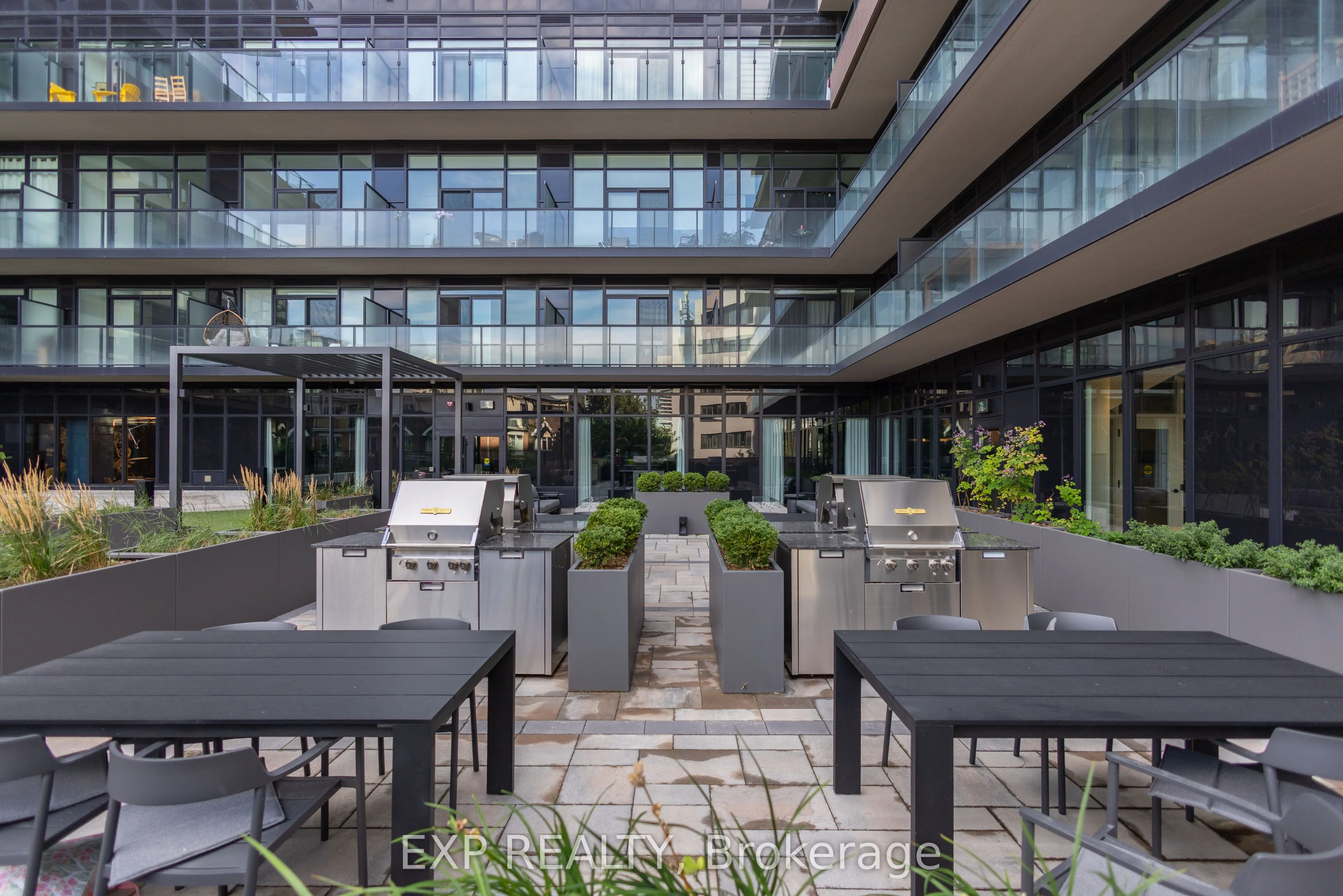 285 Dufferin Street, #427