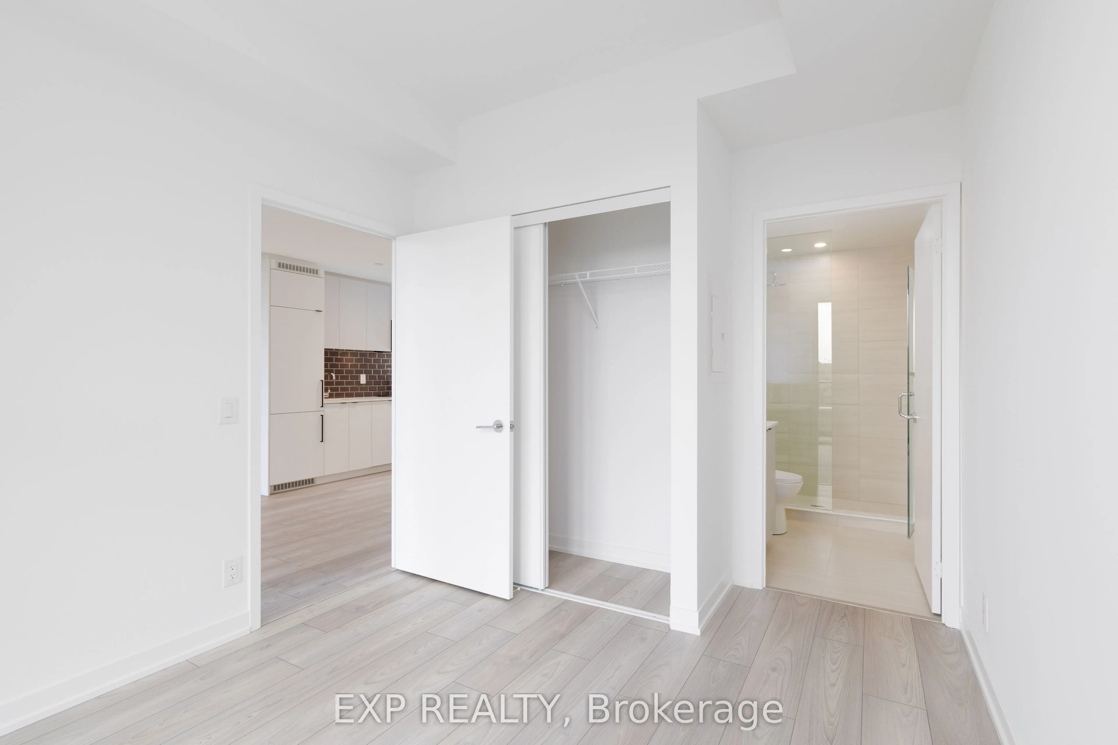 285 Dufferin Street, #427