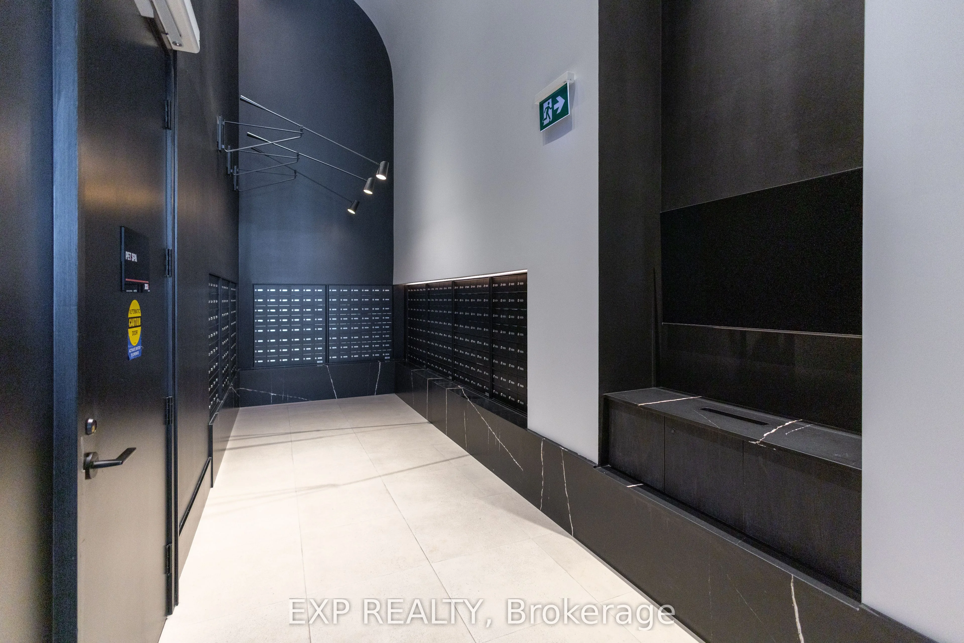 285 Dufferin Street, #427