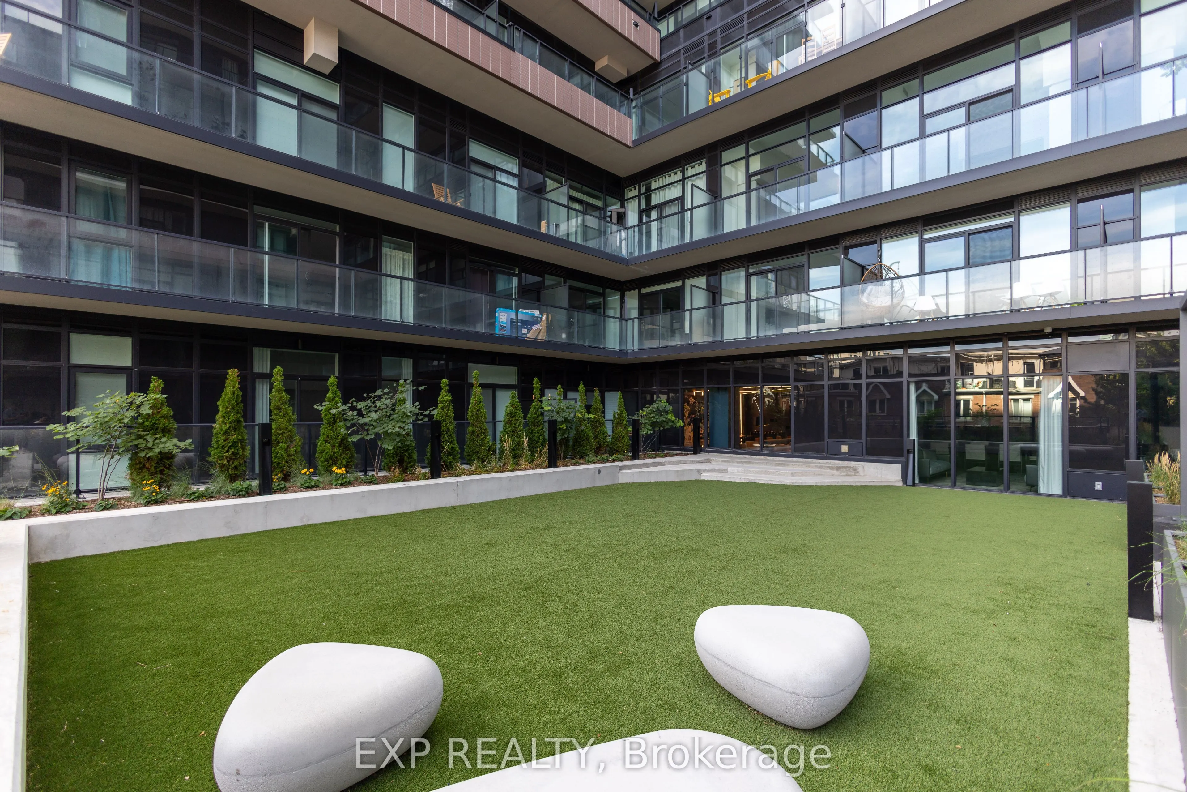 285 Dufferin Street, #427