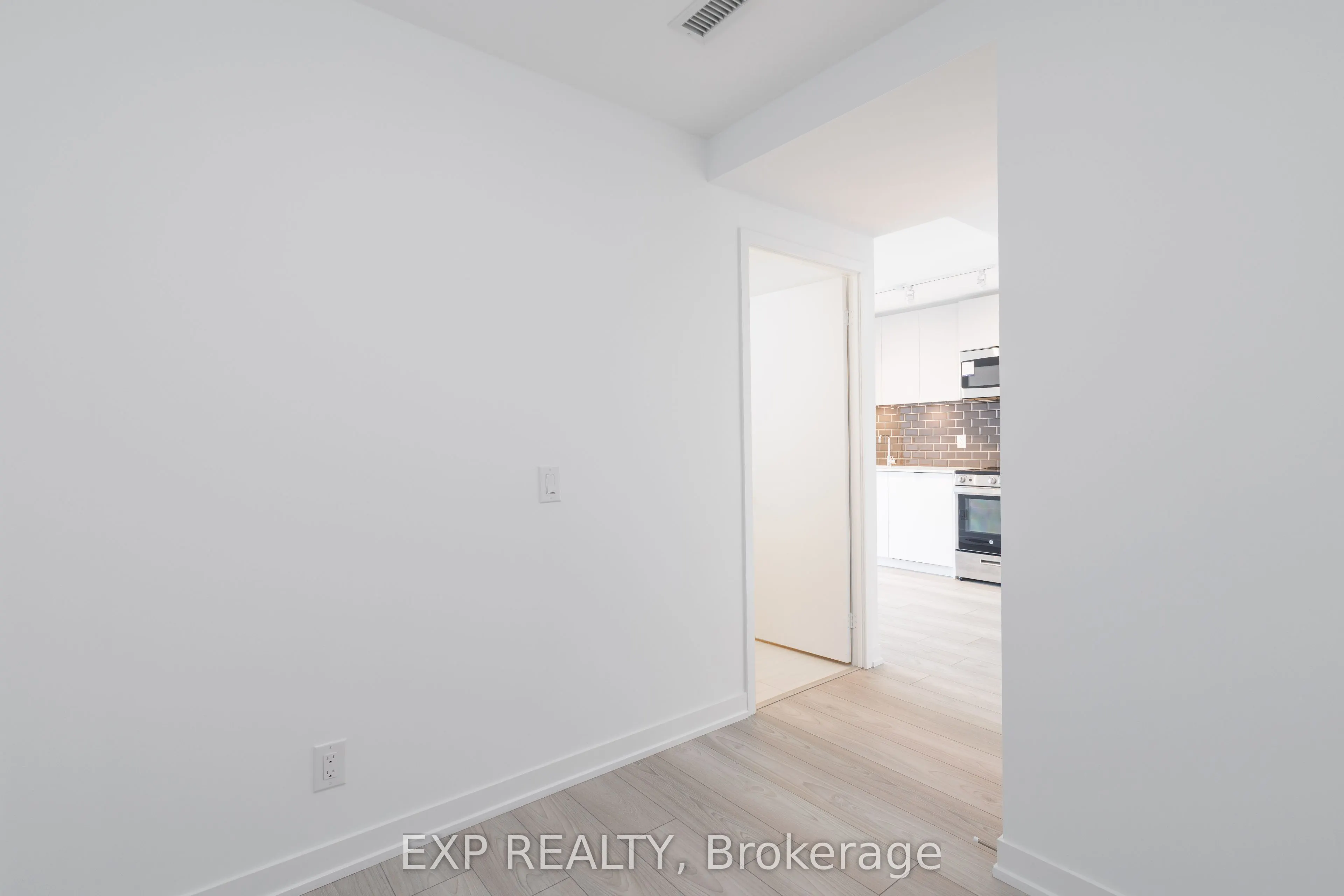 285 Dufferin Street, #427