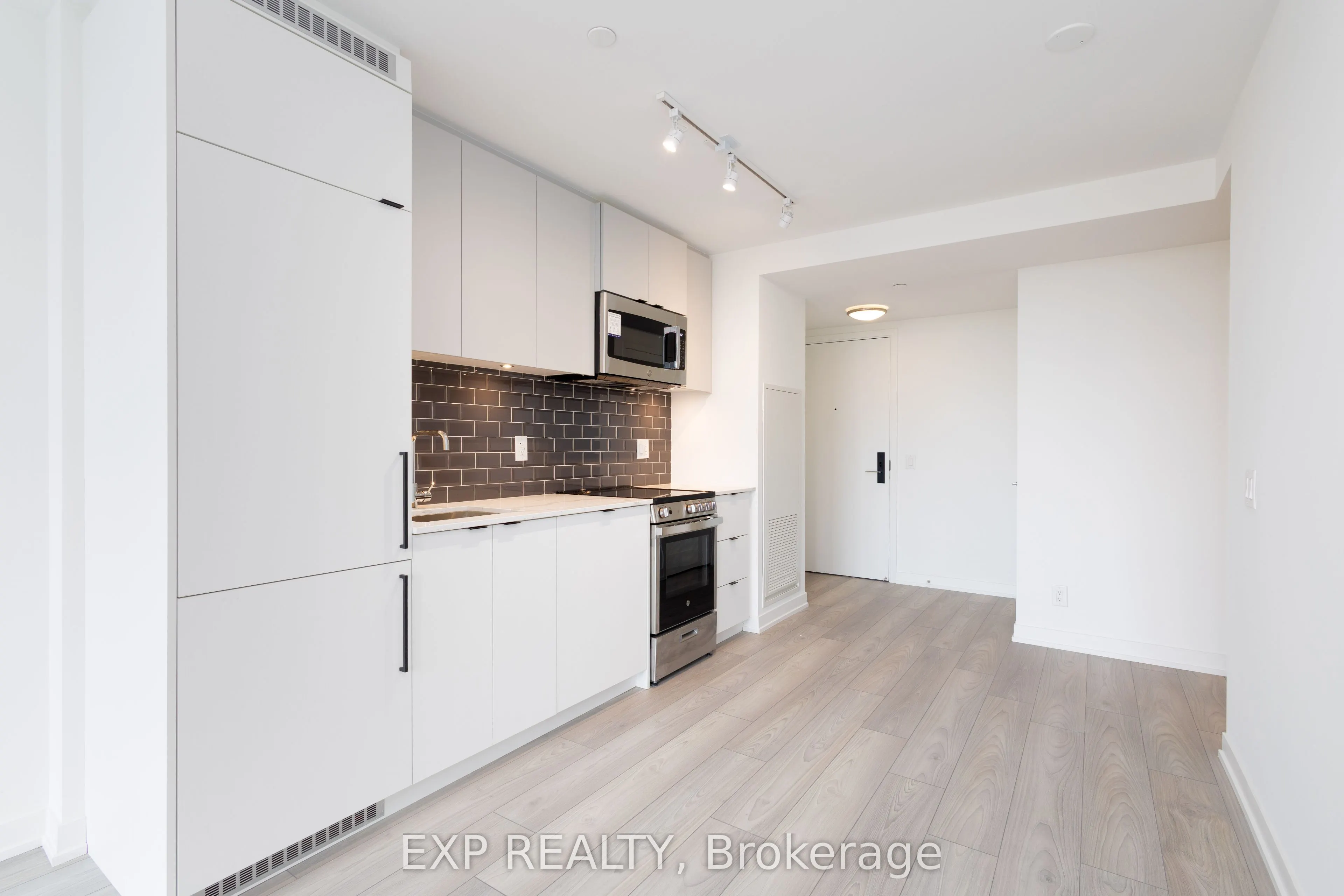285 Dufferin Street, #427
