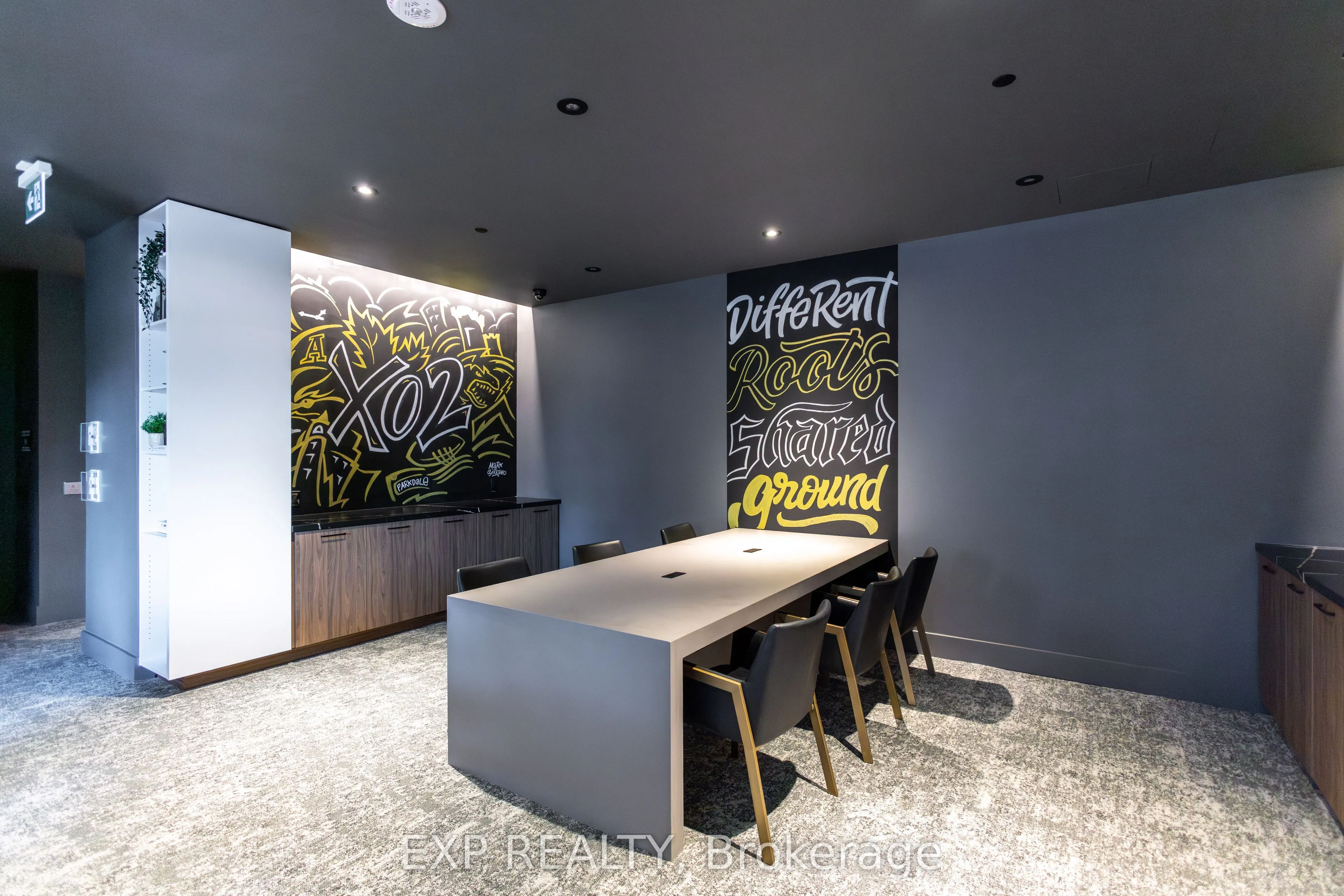 285 Dufferin Street, #427