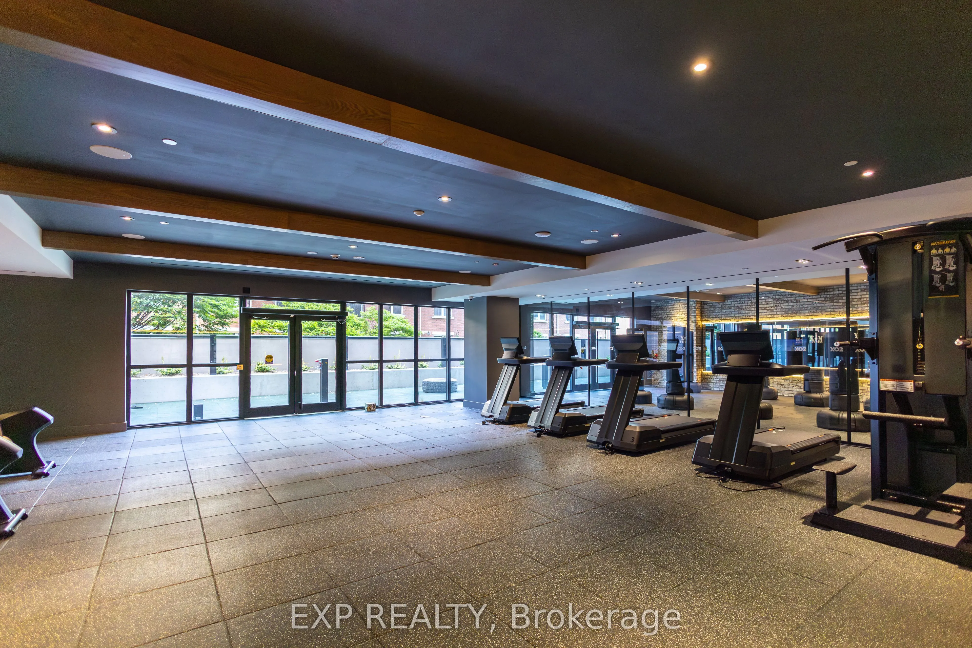 285 Dufferin Street, #427