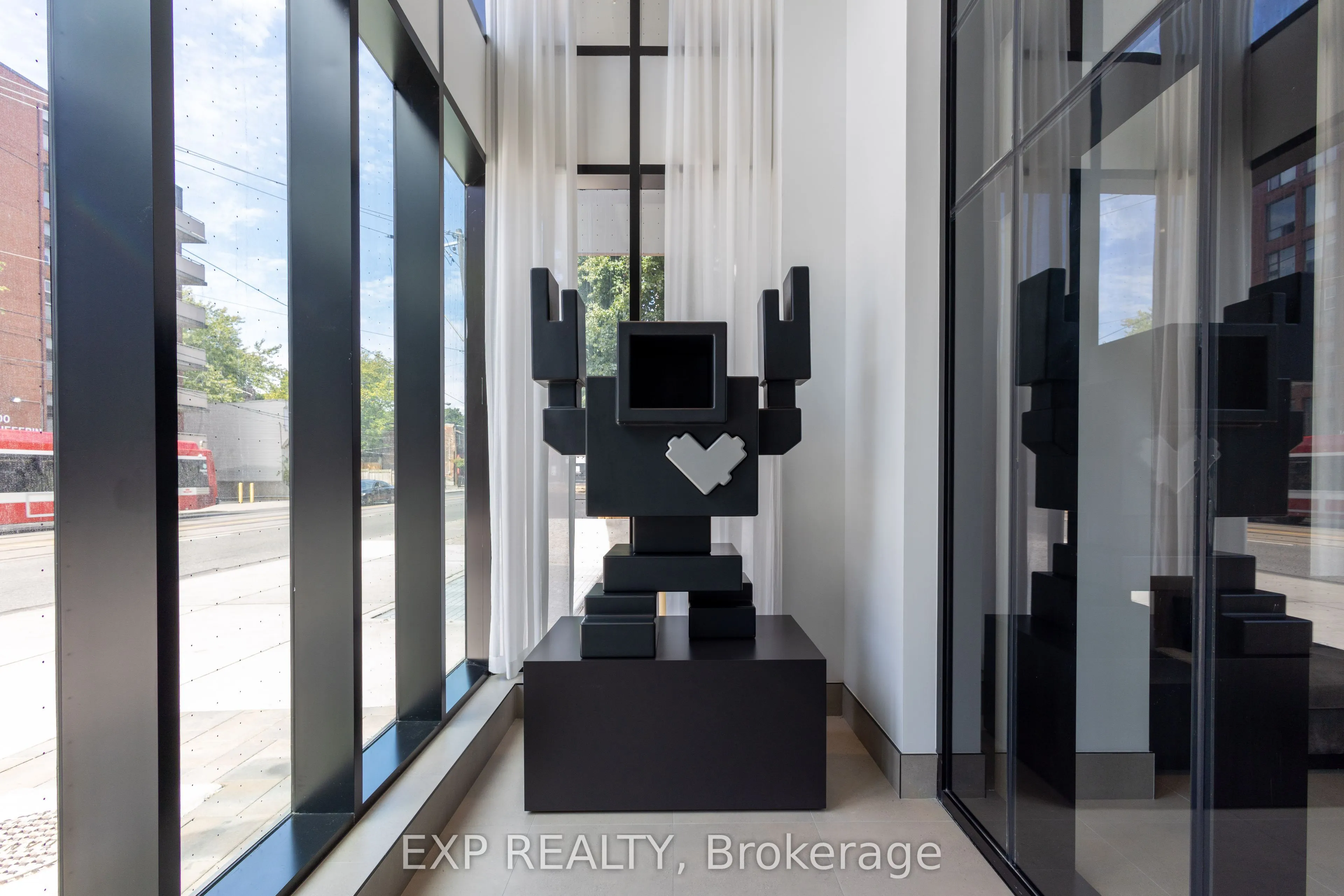 285 Dufferin Street, #427