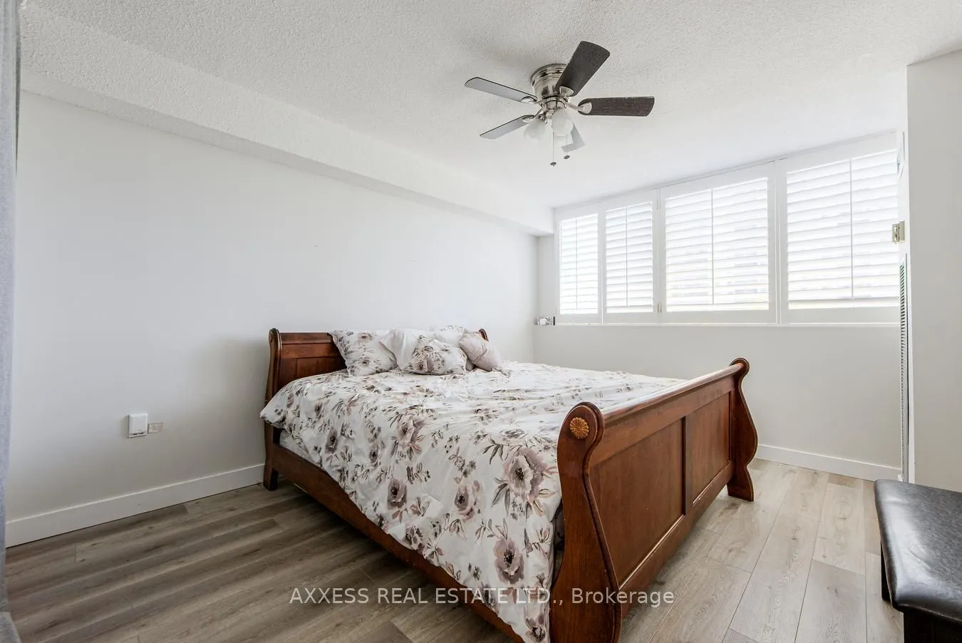 3590 Kaneff Crescent, #609