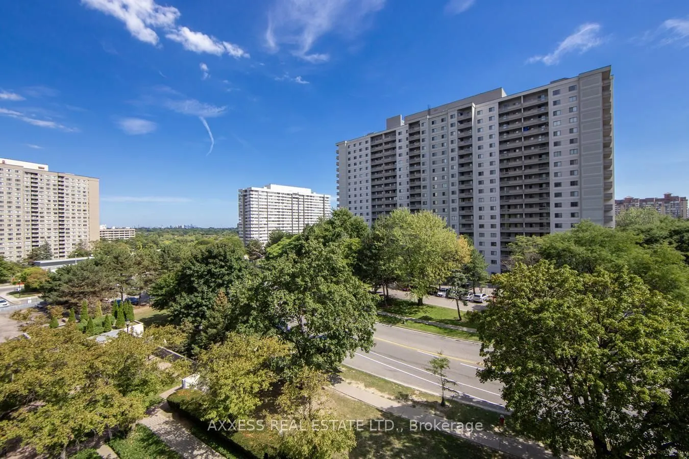 3590 Kaneff Crescent, #609