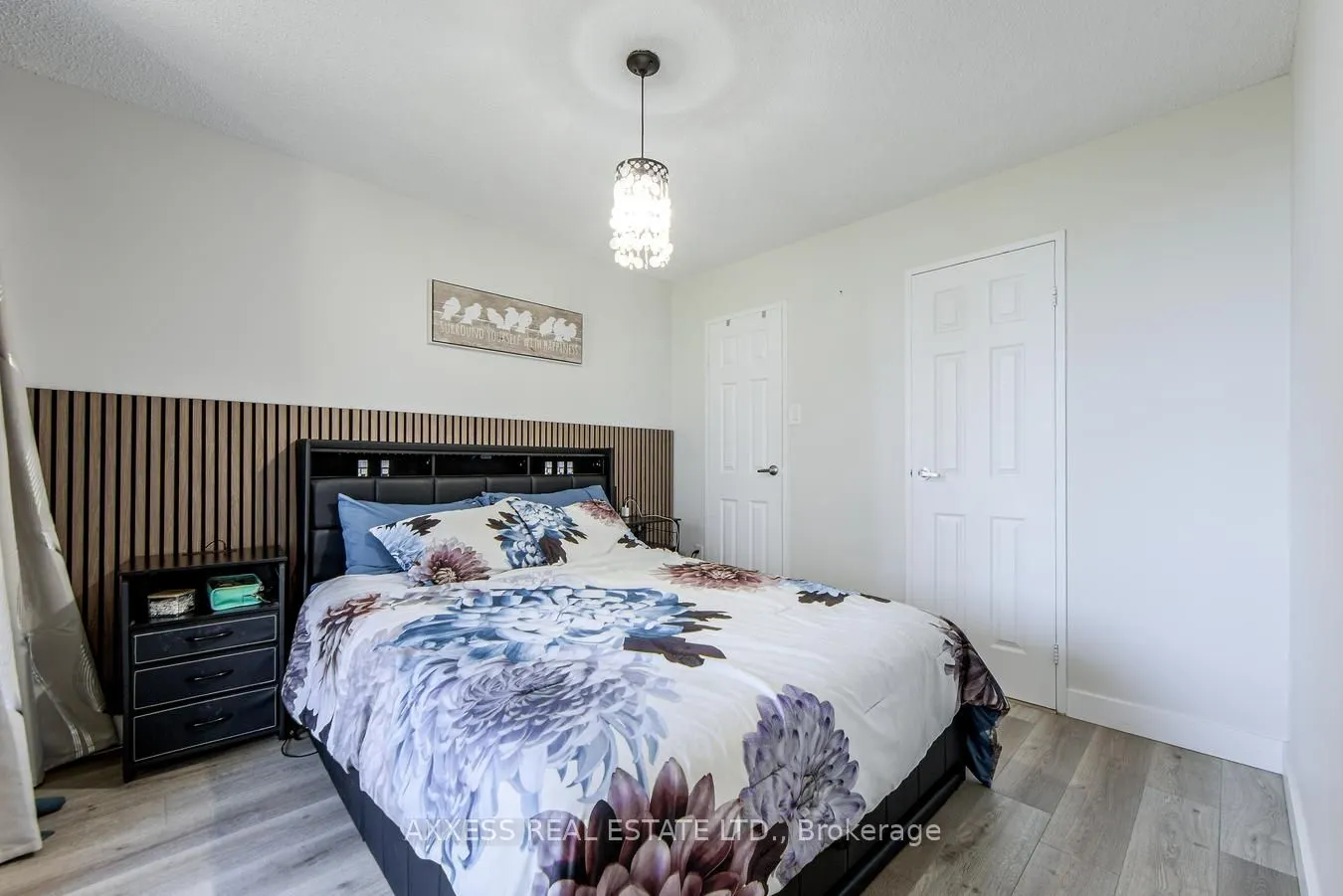 3590 Kaneff Crescent, #609